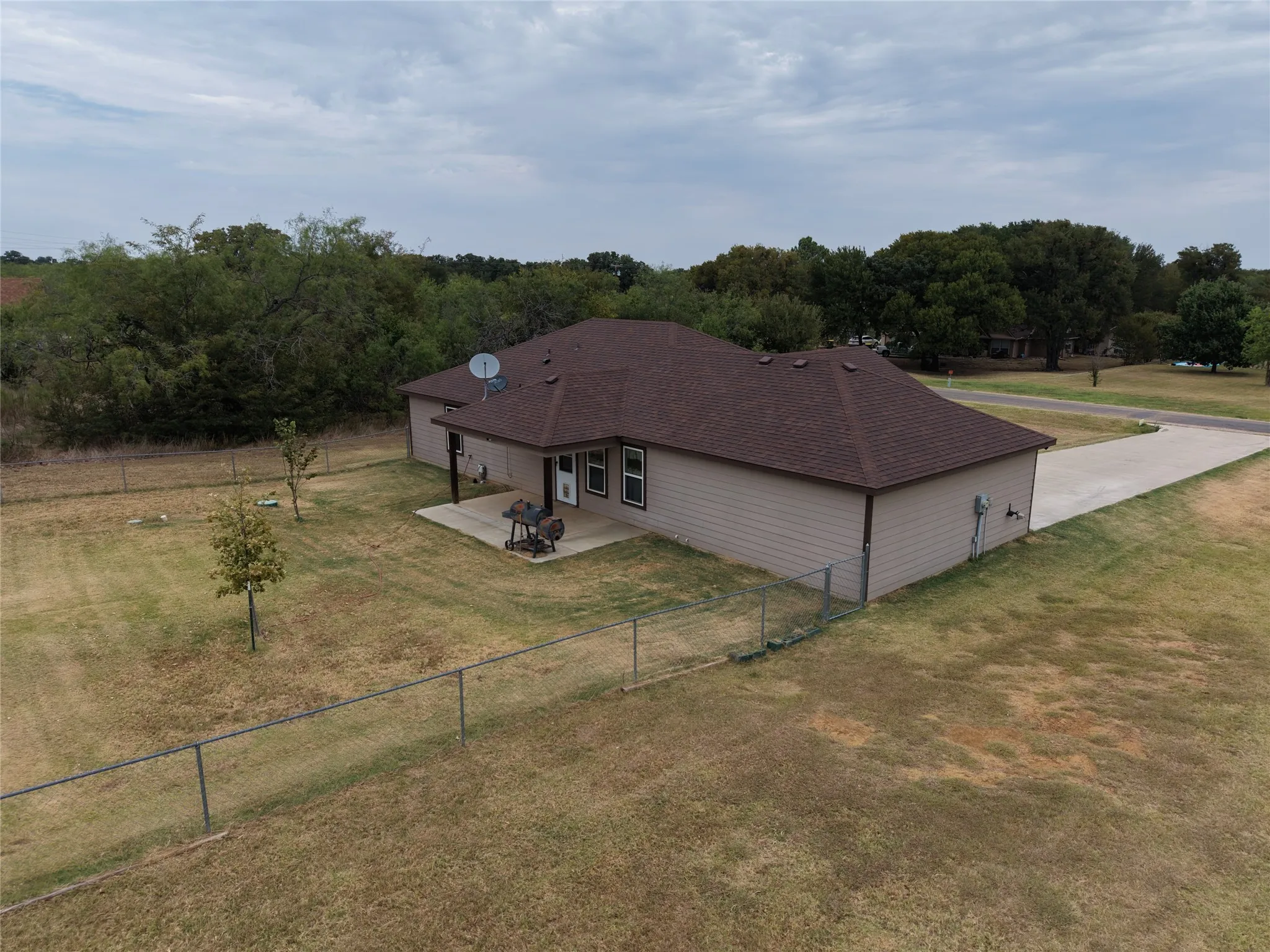 Single Family Residence For Sale in Hill County , 157 Hcr 2119, Whitney, Texas 76692, 3 Bedroom, 2 Bathroom, 2 Garage spaces, 1,436 Sqft, built in 2021, mls#21369427, Real Estate Agent in Whitney, Homes For Sale in Hill county, Homes For Sale in Whitney, Realtor in Whitney Texas, Real Estate Brokerage Independent Realty Texas, Luminita Cordes Realtor