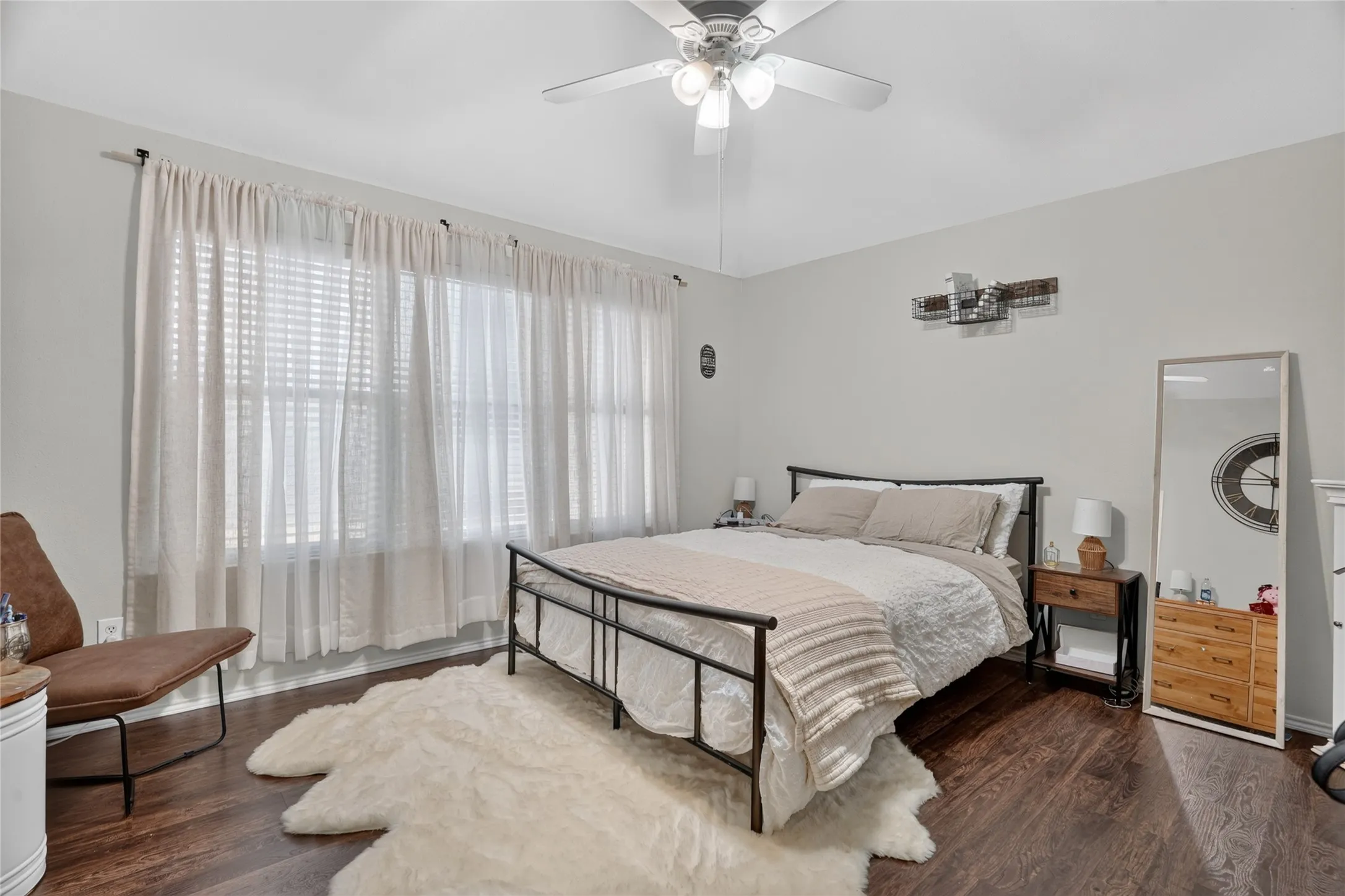 Single Family Residence For Rent in Tarrant County , 6241 Trinity Creek Drive, Fort Worth, Texas 76179, 3 Bedroom, 2 Bathroom, 2 Garage spaces, 1,290 Sqft, built in 2006, mls#21369448, Real Estate Agent in Fort Worth, Homes For Rent in Tarrant county, Homes For Rent in Fort Worth, Realtor in Fort Worth Texas, Real Estate Brokerage Independent Realty Texas, Luminita Cordes Realtor