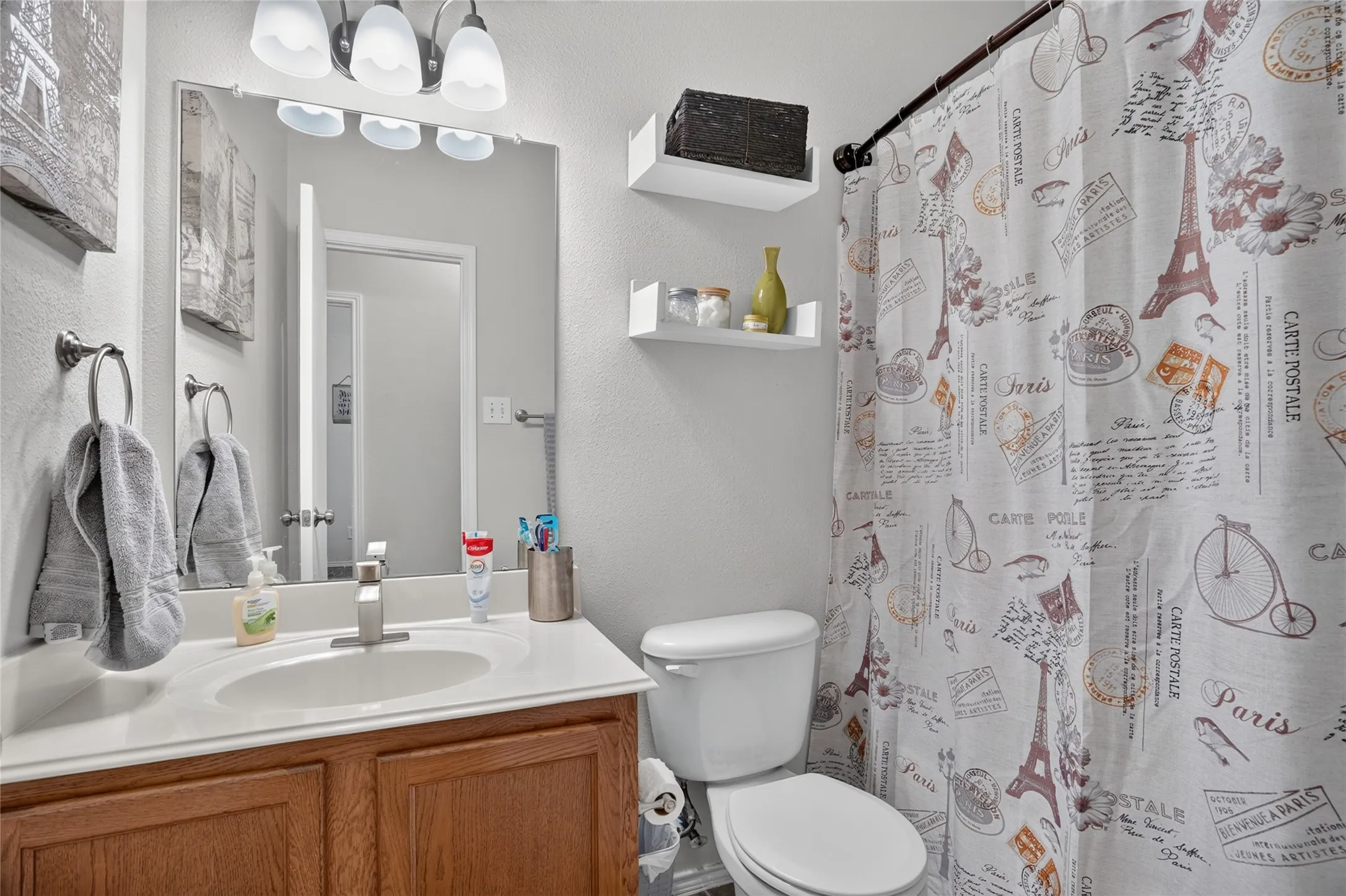 Single Family Residence For Rent in Tarrant County , 6241 Trinity Creek Drive, Fort Worth, Texas 76179, 3 Bedroom, 2 Bathroom, 2 Garage spaces, 1,290 Sqft, built in 2006, mls#21369448, Real Estate Agent in Fort Worth, Homes For Rent in Tarrant county, Homes For Rent in Fort Worth, Realtor in Fort Worth Texas, Real Estate Brokerage Independent Realty Texas, Luminita Cordes Realtor