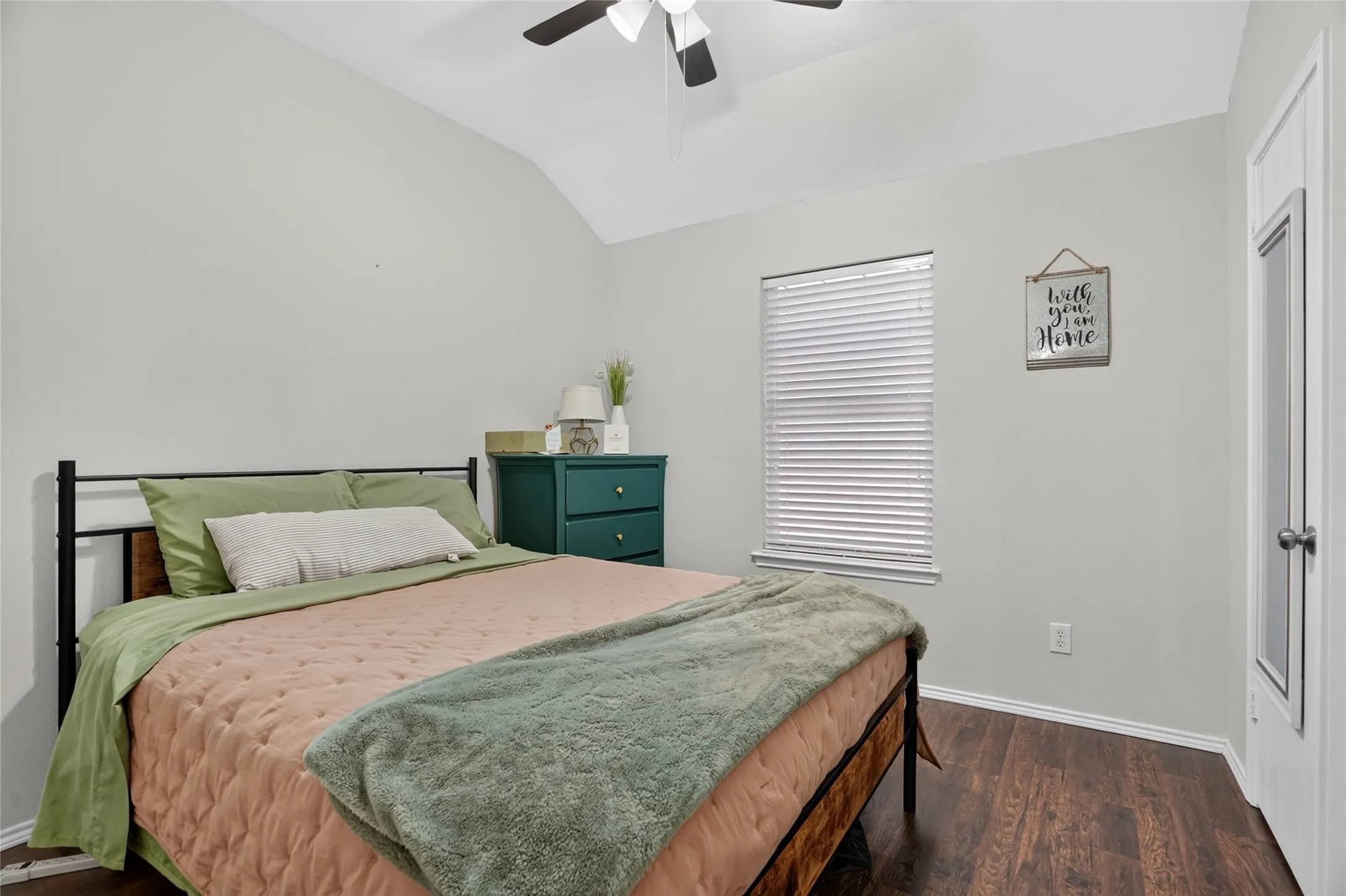 Single Family Residence For Rent in Tarrant County , 6241 Trinity Creek Drive, Fort Worth, Texas 76179, 3 Bedroom, 2 Bathroom, 2 Garage spaces, 1,290 Sqft, built in 2006, mls#21369448, Real Estate Agent in Fort Worth, Homes For Rent in Tarrant county, Homes For Rent in Fort Worth, Realtor in Fort Worth Texas, Real Estate Brokerage Independent Realty Texas, Luminita Cordes Realtor