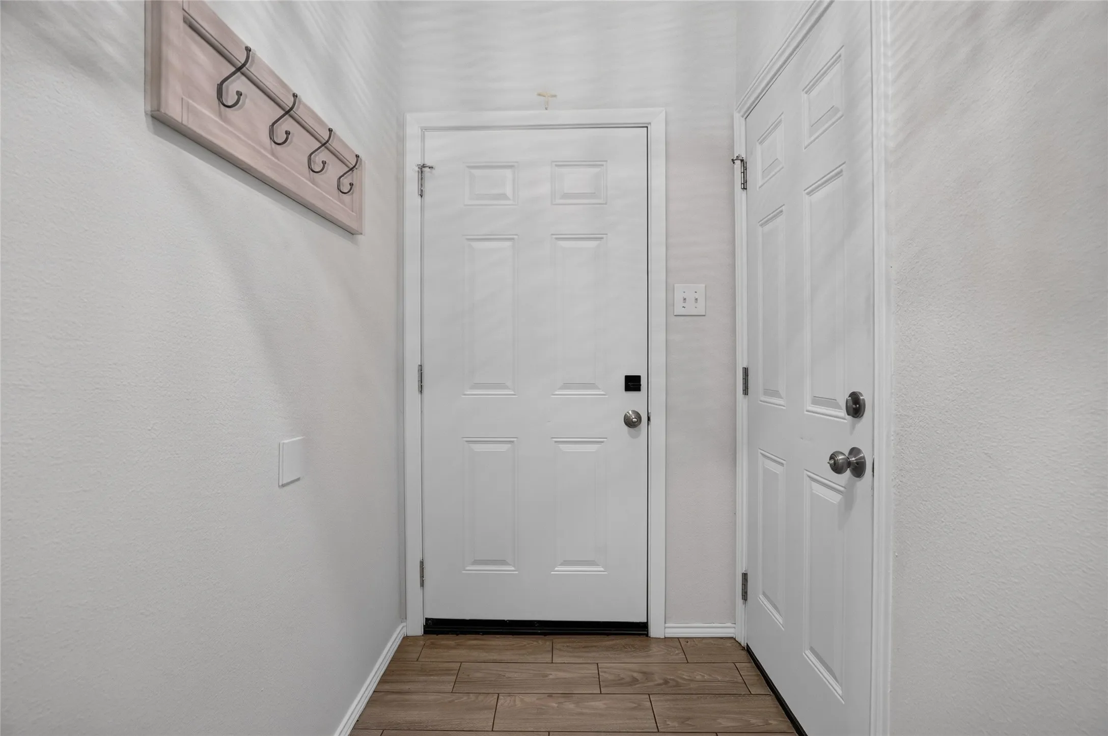 Single Family Residence For Rent in Tarrant County , 6241 Trinity Creek Drive, Fort Worth, Texas 76179, 3 Bedroom, 2 Bathroom, 2 Garage spaces, 1,290 Sqft, built in 2006, mls#21369448, Real Estate Agent in Fort Worth, Homes For Rent in Tarrant county, Homes For Rent in Fort Worth, Realtor in Fort Worth Texas, Real Estate Brokerage Independent Realty Texas, Luminita Cordes Realtor