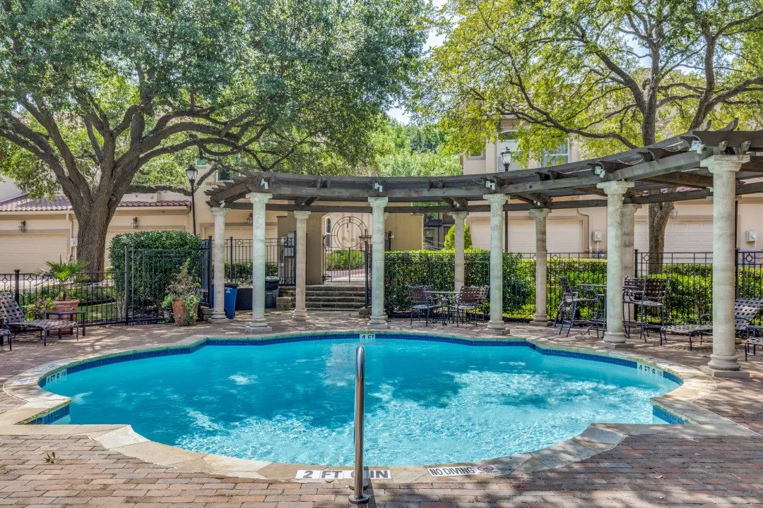 Townhouse For Sale in Dallas County , 3320 Blackburn Street, Dallas, Texas 75204, 3 Bedroom, 3 Bathroom, 2 Garage spaces, 2,642 Sqft, built in 1997, mls#21350683, Real Estate Agent in Dallas, Homes For Sale in Dallas county, Homes For Sale in Dallas, Realtor in Dallas Texas, Real Estate Brokerage Independent Realty Texas, Luminita Cordes Realtor