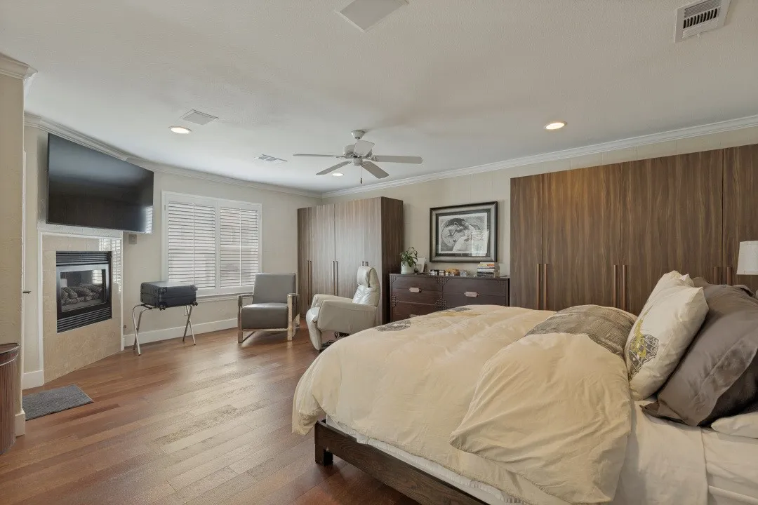 Townhouse For Sale in Dallas County , 3320 Blackburn Street, Dallas, Texas 75204, 3 Bedroom, 3 Bathroom, 2 Garage spaces, 2,642 Sqft, built in 1997, mls#21350683, Real Estate Agent in Dallas, Homes For Sale in Dallas county, Homes For Sale in Dallas, Realtor in Dallas Texas, Real Estate Brokerage Independent Realty Texas, Luminita Cordes Realtor