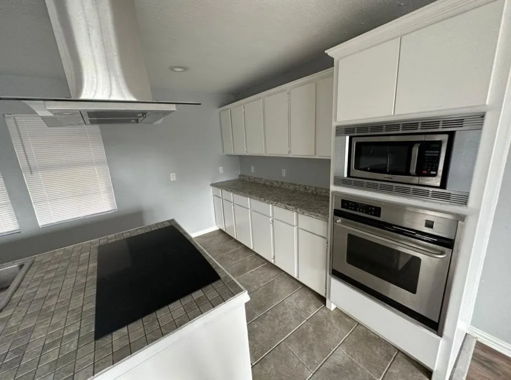 Mobile Home For Rent in Hood County , 6217 New Mexico Trail, Granbury, Texas 76048, 4 Bedroom, 2 Bathroom, Garage spaces, 2,199 Sqft, built in 1984, mls#21369454, Real Estate Agent in Granbury, Homes For Rent in Hood county, Homes For Rent in Granbury, Realtor in Granbury Texas, Real Estate Brokerage Independent Realty Texas, Luminita Cordes Realtor