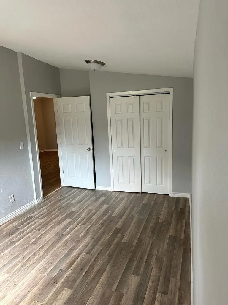 Mobile Home For Rent in Hood County , 6217 New Mexico Trail, Granbury, Texas 76048, 4 Bedroom, 2 Bathroom, Garage spaces, 2,199 Sqft, built in 1984, mls#21369454, Real Estate Agent in Granbury, Homes For Rent in Hood county, Homes For Rent in Granbury, Realtor in Granbury Texas, Real Estate Brokerage Independent Realty Texas, Luminita Cordes Realtor