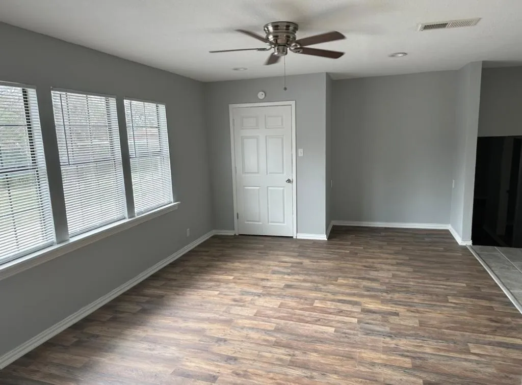 Mobile Home For Rent in Hood County , 6217 New Mexico Trail, Granbury, Texas 76048, 4 Bedroom, 2 Bathroom, Garage spaces, 2,199 Sqft, built in 1984, mls#21369454, Real Estate Agent in Granbury, Homes For Rent in Hood county, Homes For Rent in Granbury, Realtor in Granbury Texas, Real Estate Brokerage Independent Realty Texas, Luminita Cordes Realtor