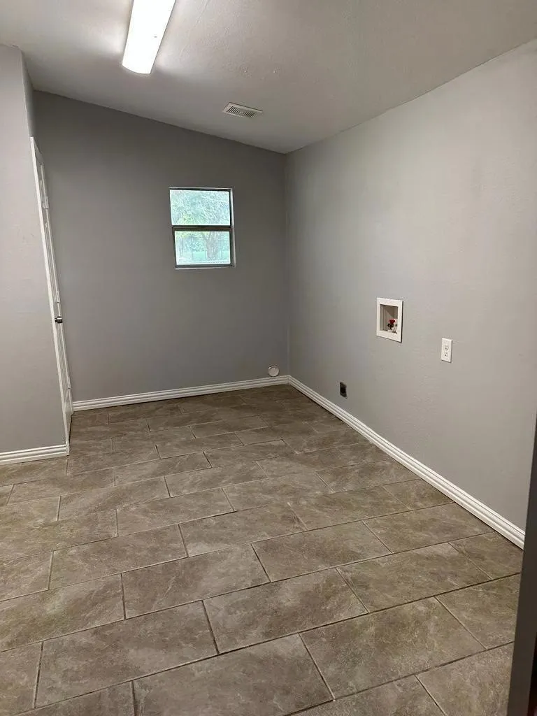 Mobile Home For Rent in Hood County , 6217 New Mexico Trail, Granbury, Texas 76048, 4 Bedroom, 2 Bathroom, Garage spaces, 2,199 Sqft, built in 1984, mls#21369454, Real Estate Agent in Granbury, Homes For Rent in Hood county, Homes For Rent in Granbury, Realtor in Granbury Texas, Real Estate Brokerage Independent Realty Texas, Luminita Cordes Realtor