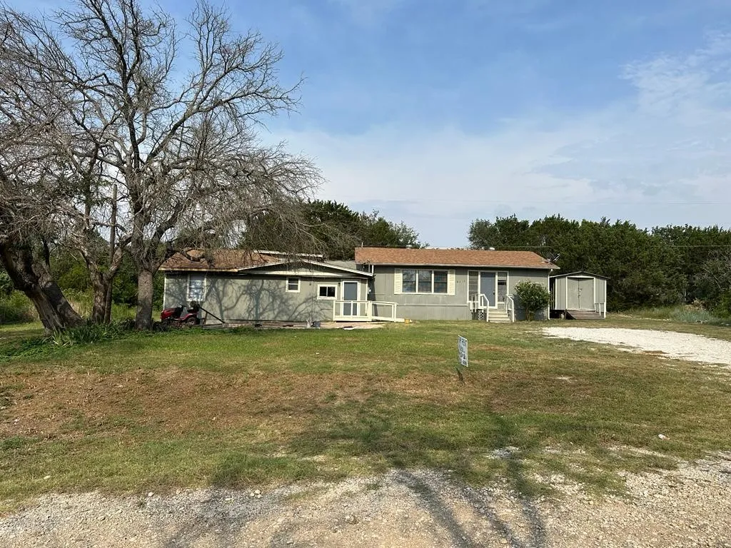 Mobile Home For Rent in Hood County , 6217 New Mexico Trail, Granbury, Texas 76048, 4 Bedroom, 2 Bathroom, Garage spaces, 2,199 Sqft, built in 1984, mls#21369454, Real Estate Agent in Granbury, Homes For Rent in Hood county, Homes For Rent in Granbury, Realtor in Granbury Texas, Real Estate Brokerage Independent Realty Texas, Luminita Cordes Realtor