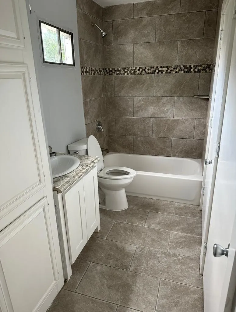 Mobile Home For Rent in Hood County , 6217 New Mexico Trail, Granbury, Texas 76048, 4 Bedroom, 2 Bathroom, Garage spaces, 2,199 Sqft, built in 1984, mls#21369454, Real Estate Agent in Granbury, Homes For Rent in Hood county, Homes For Rent in Granbury, Realtor in Granbury Texas, Real Estate Brokerage Independent Realty Texas, Luminita Cordes Realtor
