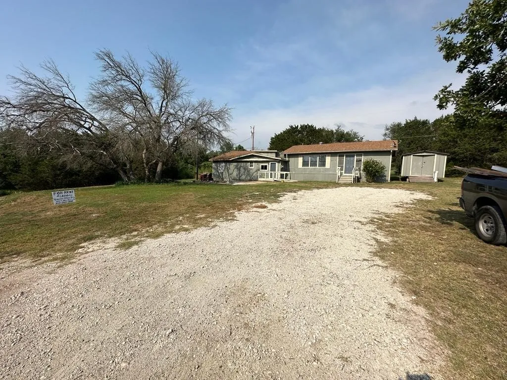 Mobile Home For Rent in Hood County , 6217 New Mexico Trail, Granbury, Texas 76048, 4 Bedroom, 2 Bathroom, Garage spaces, 2,199 Sqft, built in 1984, mls#21369454, Real Estate Agent in Granbury, Homes For Rent in Hood county, Homes For Rent in Granbury, Realtor in Granbury Texas, Real Estate Brokerage Independent Realty Texas, Luminita Cordes Realtor