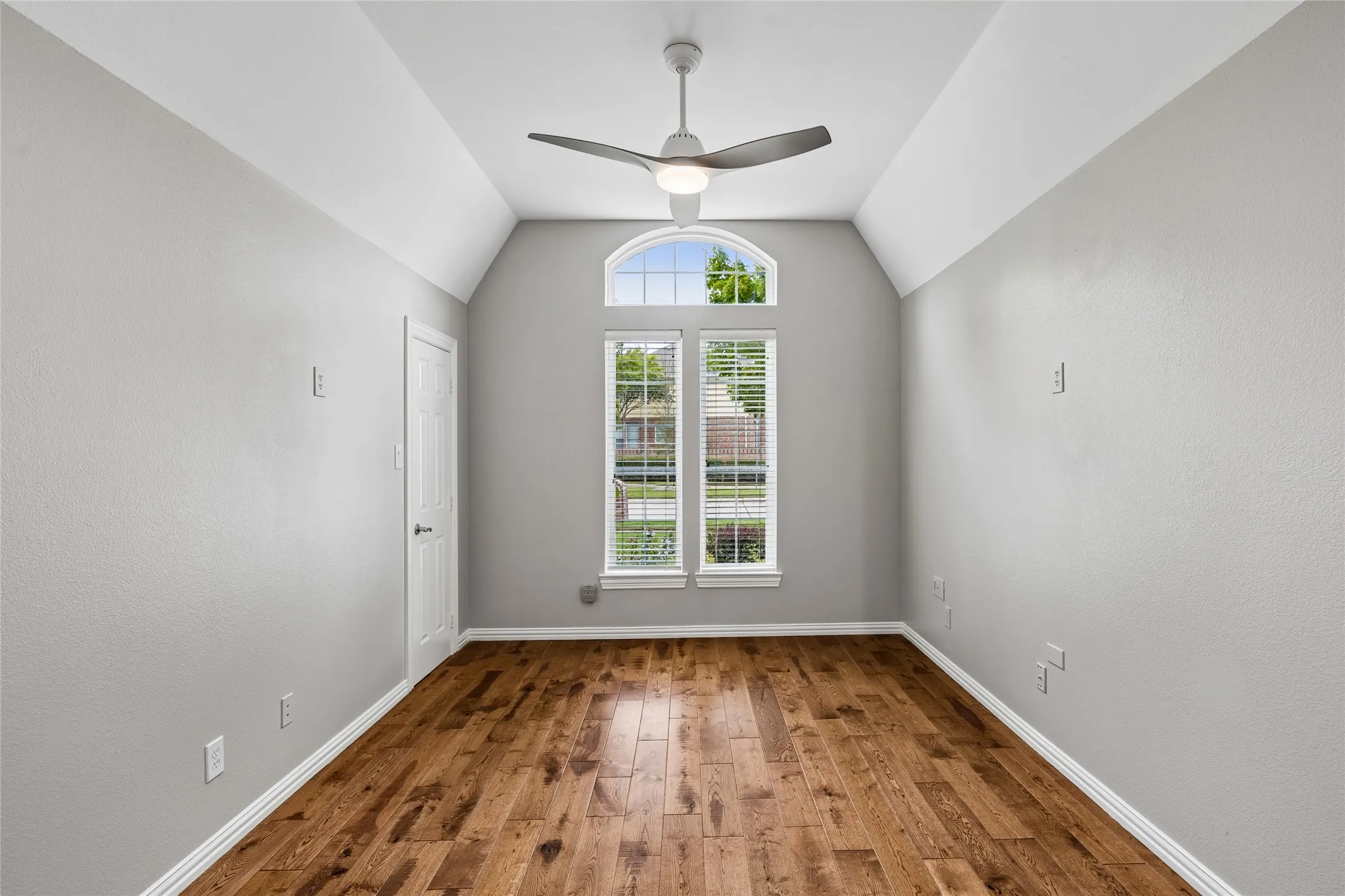 Flex room - could be hobby room, playroom, or easily enclosed for bedroom with walk in closet