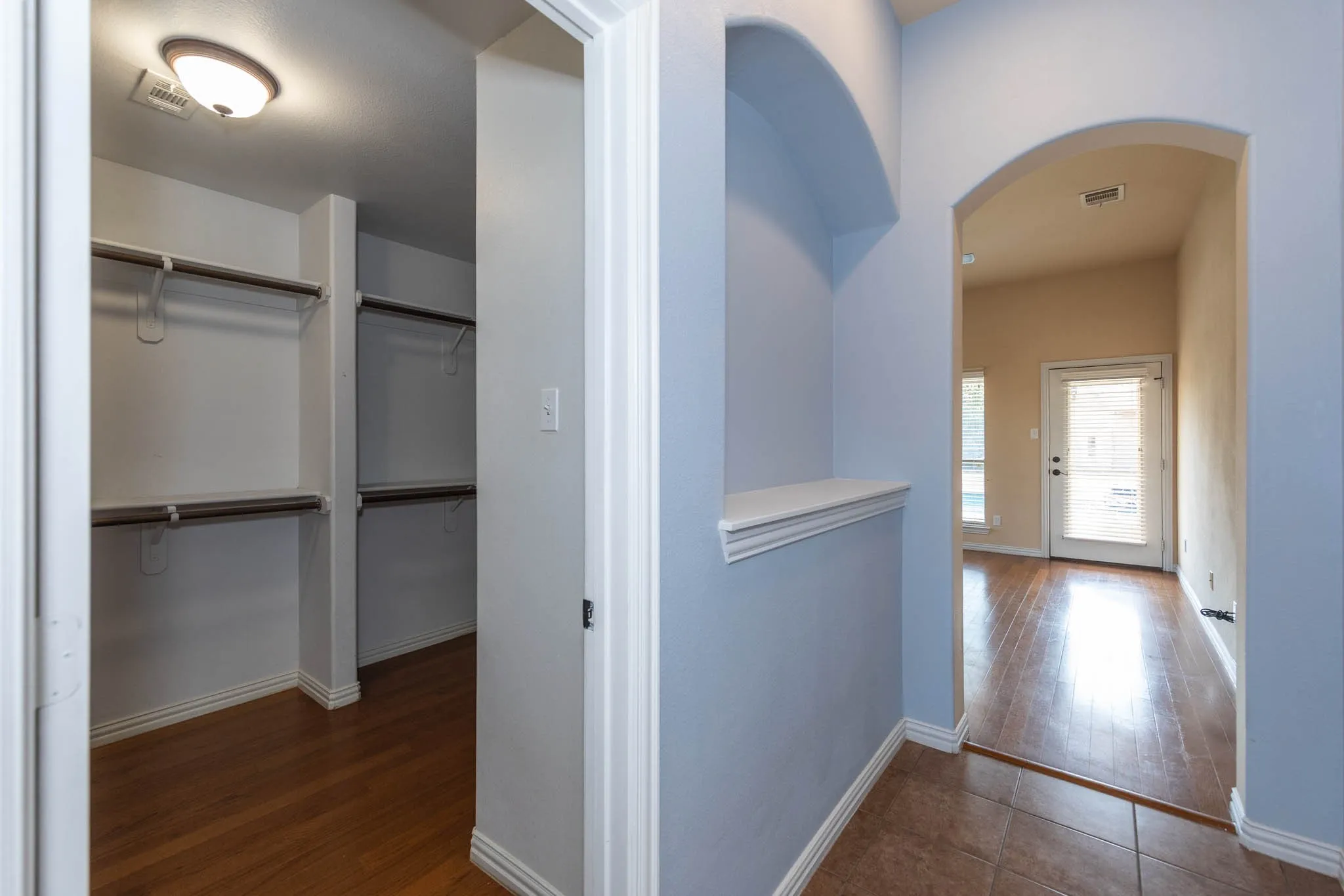 Single Family Residence For Sale in Grayson County , 676 Blanton Hill Road, Whitewright, Texas 75491, 3 Bedroom, 3 Bathroom, 2 Garage spaces, 2,236 Sqft, built in 2006, mls#21367734, Real Estate Agent in Whitewright, Homes For Sale in Grayson county, Homes For Sale in Whitewright, Realtor in Whitewright Texas, Real Estate Brokerage Independent Realty Texas, Luminita Cordes Realtor
