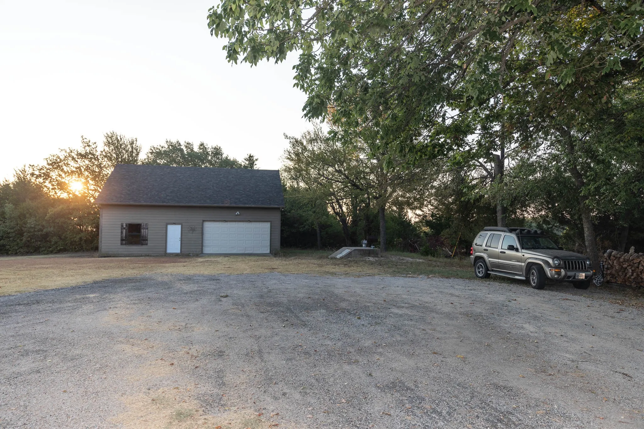 Single Family Residence For Sale in Grayson County , 676 Blanton Hill Road, Whitewright, Texas 75491, 3 Bedroom, 3 Bathroom, 2 Garage spaces, 2,236 Sqft, built in 2006, mls#21367734, Real Estate Agent in Whitewright, Homes For Sale in Grayson county, Homes For Sale in Whitewright, Realtor in Whitewright Texas, Real Estate Brokerage Independent Realty Texas, Luminita Cordes Realtor