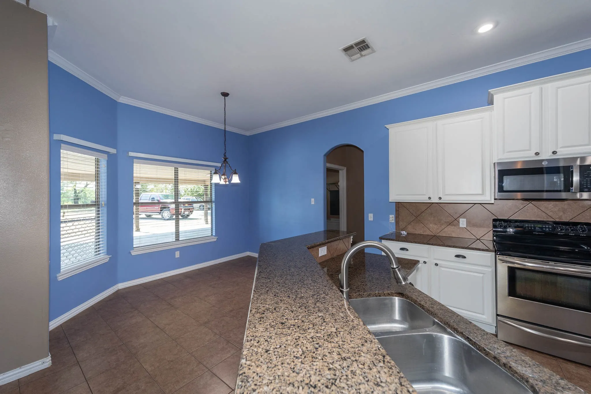 Single Family Residence For Sale in Grayson County , 676 Blanton Hill Road, Whitewright, Texas 75491, 3 Bedroom, 3 Bathroom, 2 Garage spaces, 2,236 Sqft, built in 2006, mls#21367734, Real Estate Agent in Whitewright, Homes For Sale in Grayson county, Homes For Sale in Whitewright, Realtor in Whitewright Texas, Real Estate Brokerage Independent Realty Texas, Luminita Cordes Realtor