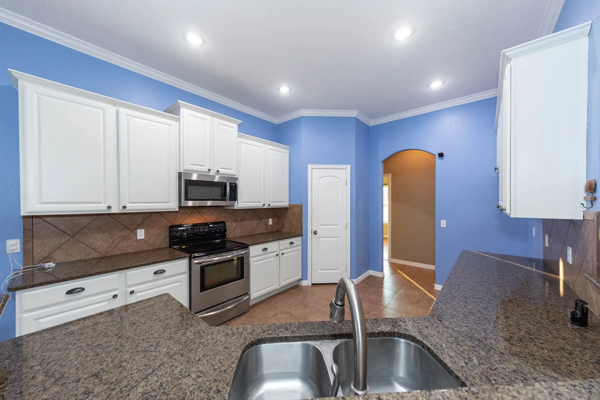 Single Family Residence For Sale in Grayson County , 676 Blanton Hill Road, Whitewright, Texas 75491, 3 Bedroom, 3 Bathroom, 2 Garage spaces, 2,236 Sqft, built in 2006, mls#21367734, Real Estate Agent in Whitewright, Homes For Sale in Grayson county, Homes For Sale in Whitewright, Realtor in Whitewright Texas, Real Estate Brokerage Independent Realty Texas, Luminita Cordes Realtor