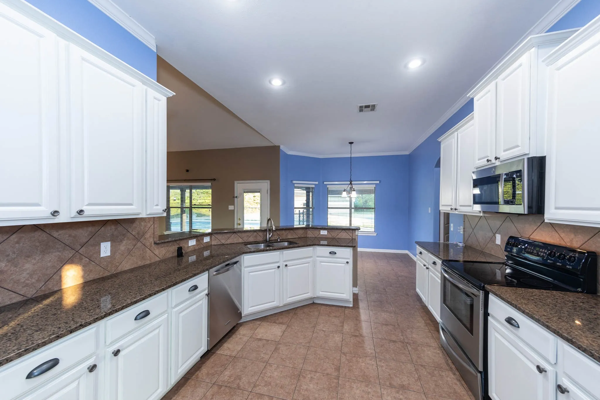 Single Family Residence For Sale in Grayson County , 676 Blanton Hill Road, Whitewright, Texas 75491, 3 Bedroom, 3 Bathroom, 2 Garage spaces, 2,236 Sqft, built in 2006, mls#21367734, Real Estate Agent in Whitewright, Homes For Sale in Grayson county, Homes For Sale in Whitewright, Realtor in Whitewright Texas, Real Estate Brokerage Independent Realty Texas, Luminita Cordes Realtor