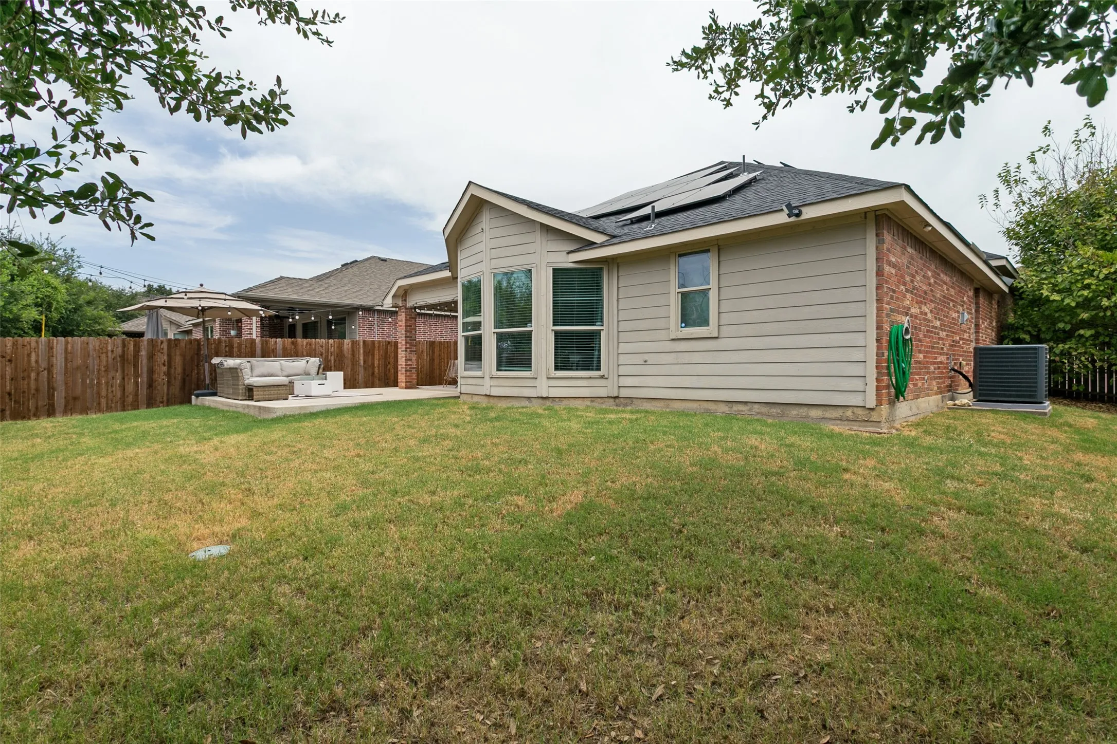 Single Family Residence For Sale in Tarrant County , 9913 Chrysalis Drive, Fort Worth, Texas 76131, 3 Bedroom, 2 Bathroom, 2 Garage spaces, 1,676 Sqft, built in 2012, mls#21368820, Real Estate Agent in Fort Worth, Homes For Sale in Tarrant county, Homes For Sale in Fort Worth, Realtor in Fort Worth Texas, Real Estate Brokerage Independent Realty Texas, Luminita Cordes Realtor