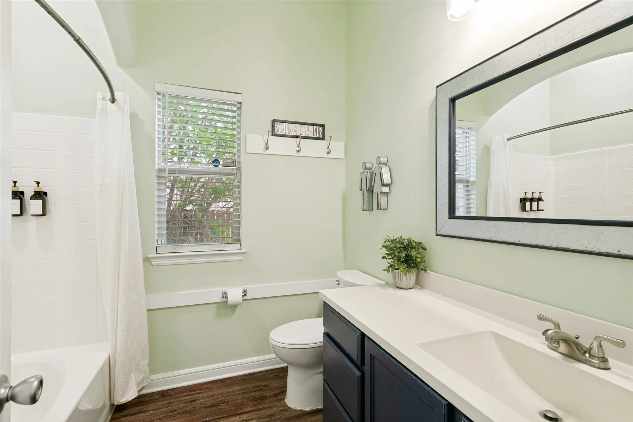 Single Family Residence For Sale in Tarrant County , 9913 Chrysalis Drive, Fort Worth, Texas 76131, 3 Bedroom, 2 Bathroom, 2 Garage spaces, 1,676 Sqft, built in 2012, mls#21368820, Real Estate Agent in Fort Worth, Homes For Sale in Tarrant county, Homes For Sale in Fort Worth, Realtor in Fort Worth Texas, Real Estate Brokerage Independent Realty Texas, Luminita Cordes Realtor