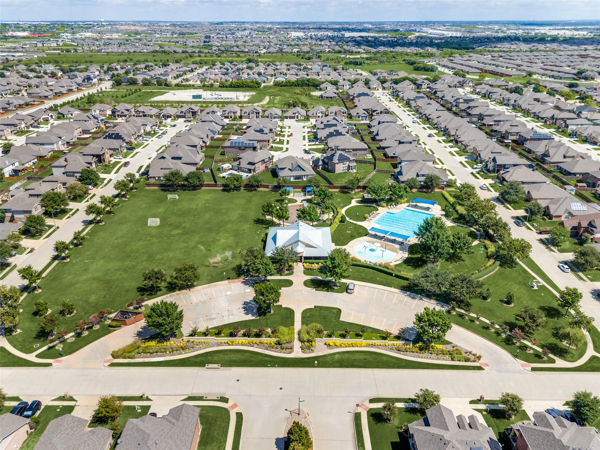 Single Family Residence For Sale in Tarrant County , 9913 Chrysalis Drive, Fort Worth, Texas 76131, 3 Bedroom, 2 Bathroom, 2 Garage spaces, 1,676 Sqft, built in 2012, mls#21368820, Real Estate Agent in Fort Worth, Homes For Sale in Tarrant county, Homes For Sale in Fort Worth, Realtor in Fort Worth Texas, Real Estate Brokerage Independent Realty Texas, Luminita Cordes Realtor