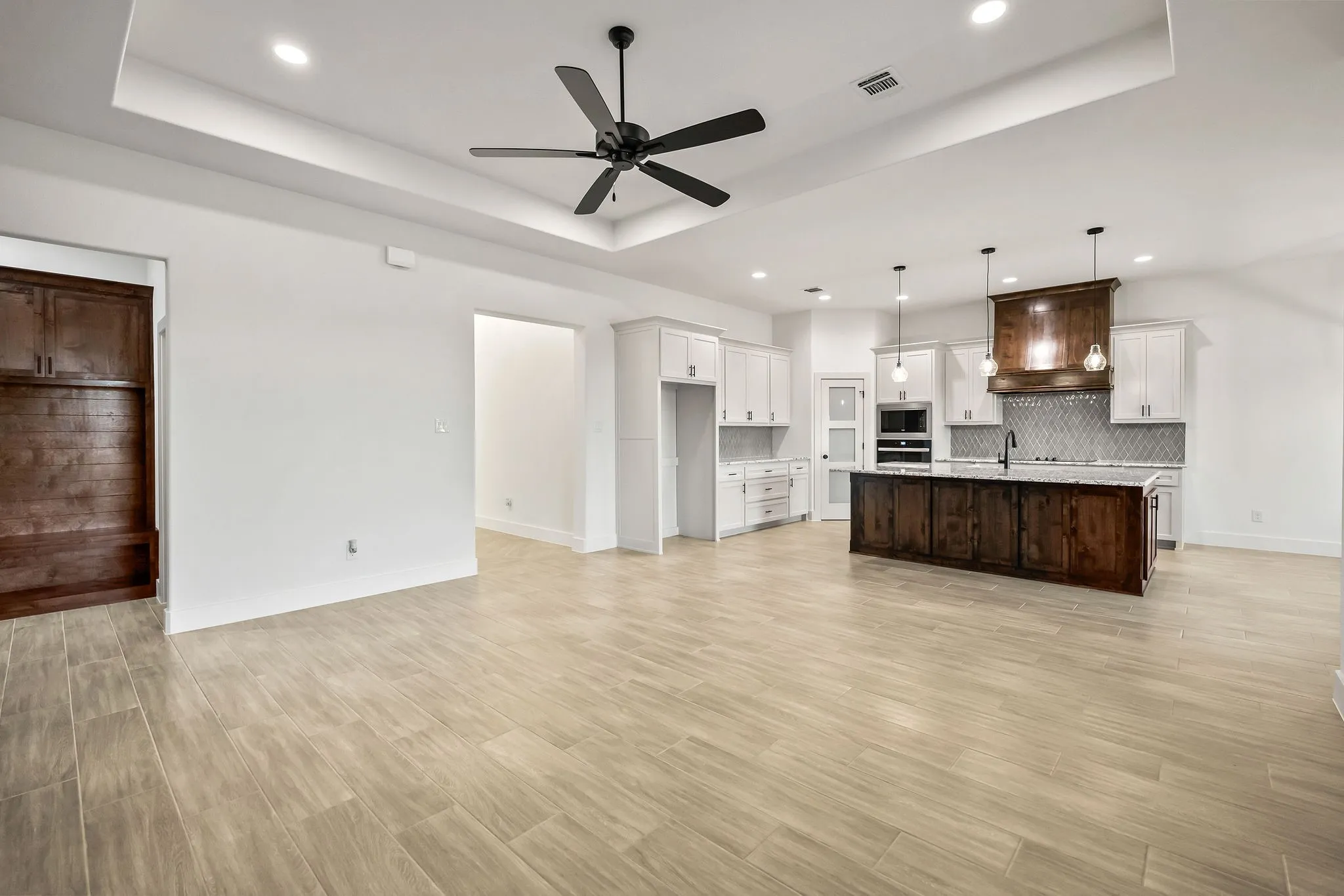 Single Family Residence For Sale in Parker County , 8017 Ranch View Place, Springtown, Texas 76082, 3 Bedroom, 3 Bathroom, 2 Garage spaces, 1,942 Sqft, built in 2026, mls#21369481, Real Estate Agent in Springtown, Homes For Sale in Parker county, Homes For Sale in Springtown, Realtor in Springtown Texas, Real Estate Brokerage Independent Realty Texas, Luminita Cordes Realtor