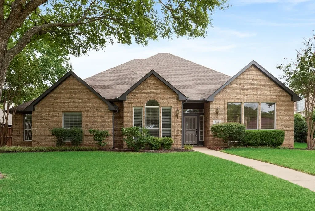 Single Family Residence For Rent in Dallas County , 719 Parkway Boulevard, Coppell, Texas 75019, 4 Bedroom, 2 Bathroom, 2 Garage spaces, 2,693 Sqft, built in 1991, mls#21369140, Real Estate Agent in Coppell, Homes For Rent in Dallas county, Homes For Rent in Coppell, Realtor in Coppell Texas, Real Estate Brokerage Independent Realty Texas, Luminita Cordes Realtor