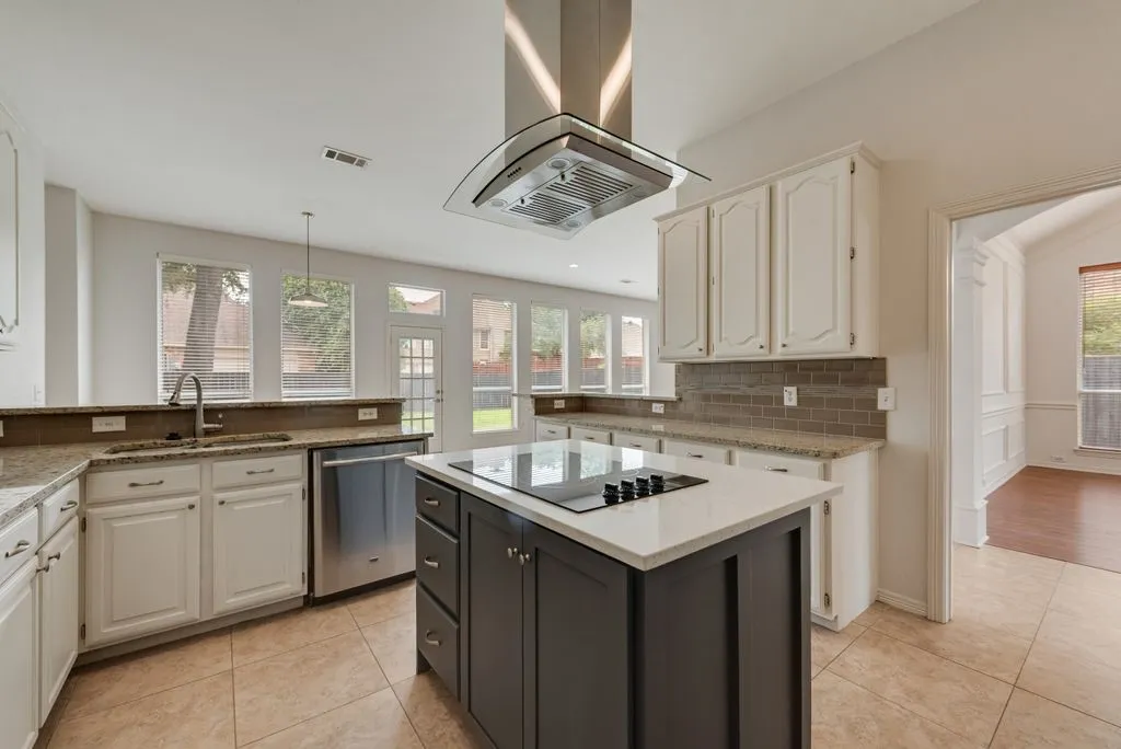 Single Family Residence For Rent in Dallas County , 719 Parkway Boulevard, Coppell, Texas 75019, 4 Bedroom, 2 Bathroom, 2 Garage spaces, 2,693 Sqft, built in 1991, mls#21369140, Real Estate Agent in Coppell, Homes For Rent in Dallas county, Homes For Rent in Coppell, Realtor in Coppell Texas, Real Estate Brokerage Independent Realty Texas, Luminita Cordes Realtor