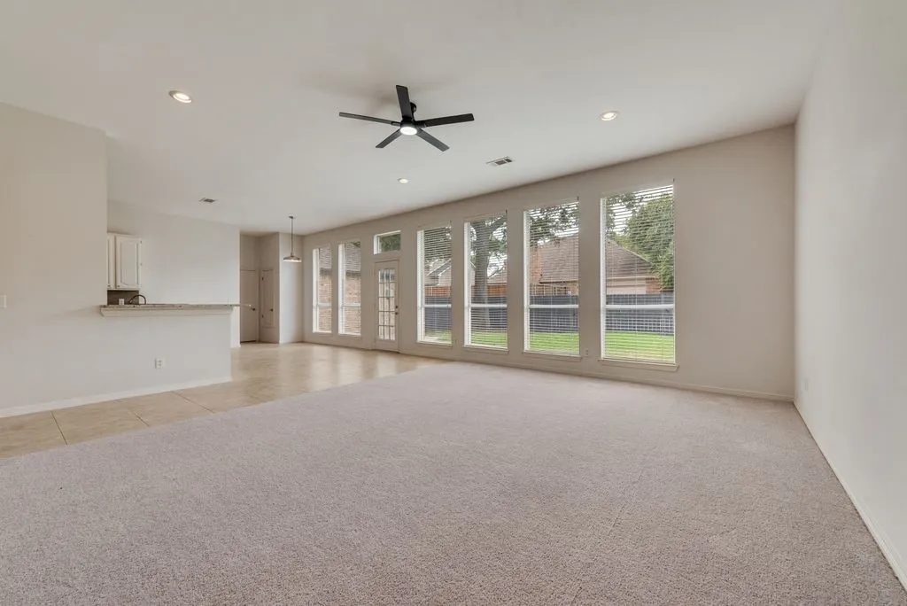 Single Family Residence For Rent in Dallas County , 719 Parkway Boulevard, Coppell, Texas 75019, 4 Bedroom, 2 Bathroom, 2 Garage spaces, 2,693 Sqft, built in 1991, mls#21369140, Real Estate Agent in Coppell, Homes For Rent in Dallas county, Homes For Rent in Coppell, Realtor in Coppell Texas, Real Estate Brokerage Independent Realty Texas, Luminita Cordes Realtor