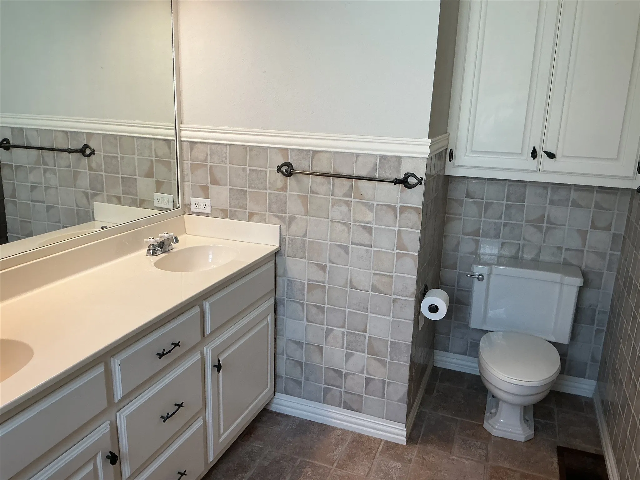 Primary ensuite Bath