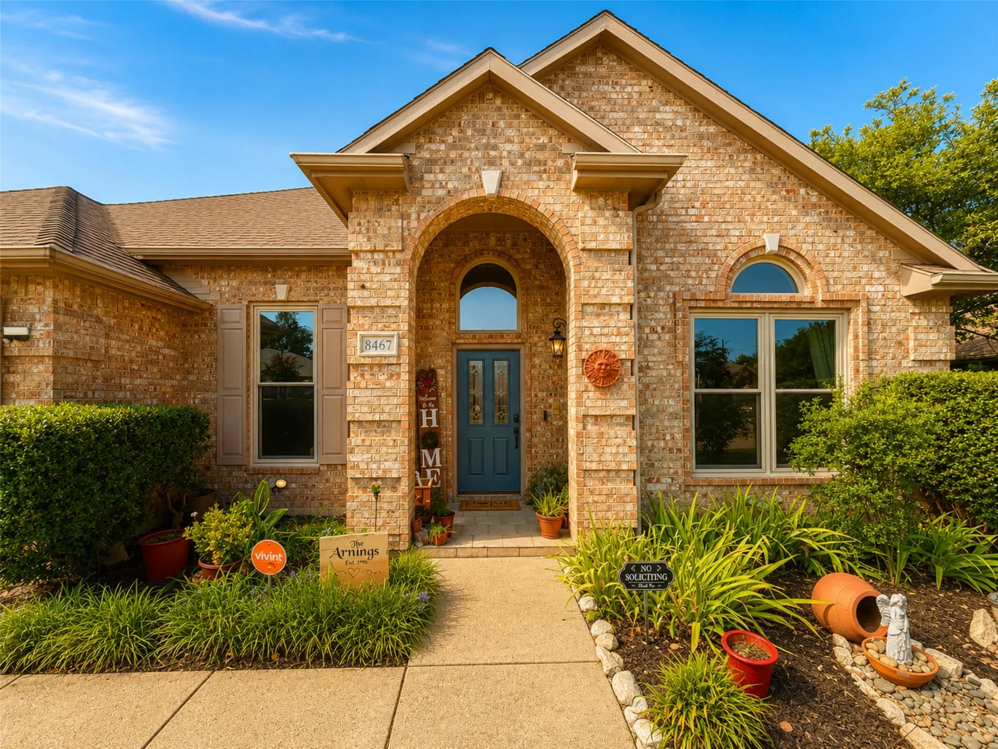 Single Family Residence For Sale in Tarrant County , 8467 Muirwood Trail, Fort Worth, Texas 76137, 4 Bedroom, 2 Bathroom, 2 Garage spaces, 2,372 Sqft, built in 1998, mls#21369411, Real Estate Agent in Fort Worth, Homes For Sale in Tarrant county, Homes For Sale in Fort Worth, Realtor in Fort Worth Texas, Real Estate Brokerage Independent Realty Texas, Luminita Cordes Realtor