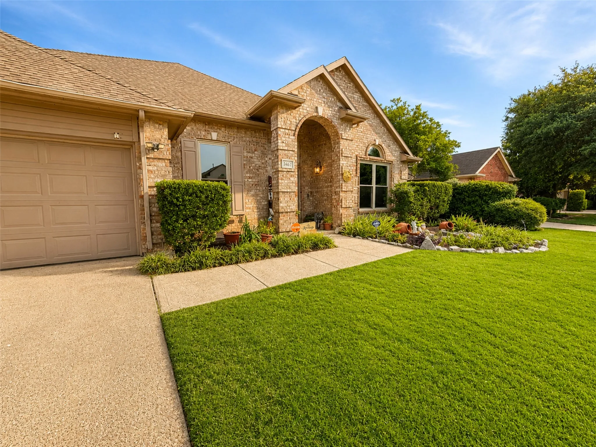 Single Family Residence For Sale in Tarrant County , 8467 Muirwood Trail, Fort Worth, Texas 76137, 4 Bedroom, 2 Bathroom, 2 Garage spaces, 2,372 Sqft, built in 1998, mls#21369411, Real Estate Agent in Fort Worth, Homes For Sale in Tarrant county, Homes For Sale in Fort Worth, Realtor in Fort Worth Texas, Real Estate Brokerage Independent Realty Texas, Luminita Cordes Realtor