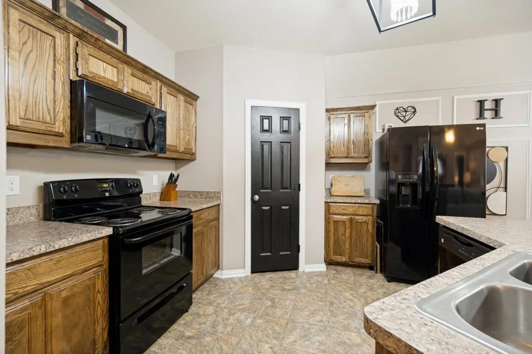 Single Family Residence For Sale in Dallas County , 3031 Appaloosa Drive, Dallas, Texas 75237, 3 Bedroom, 2 Bathroom, 2 Garage spaces, 1,201 Sqft, built in 2013, mls#21365126, Real Estate Agent in Dallas, Homes For Sale in Dallas county, Homes For Sale in Dallas, Realtor in Dallas Texas, Real Estate Brokerage Independent Realty Texas, Luminita Cordes Realtor