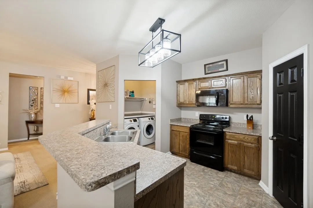 Single Family Residence For Sale in Dallas County , 3031 Appaloosa Drive, Dallas, Texas 75237, 3 Bedroom, 2 Bathroom, 2 Garage spaces, 1,201 Sqft, built in 2013, mls#21365126, Real Estate Agent in Dallas, Homes For Sale in Dallas county, Homes For Sale in Dallas, Realtor in Dallas Texas, Real Estate Brokerage Independent Realty Texas, Luminita Cordes Realtor