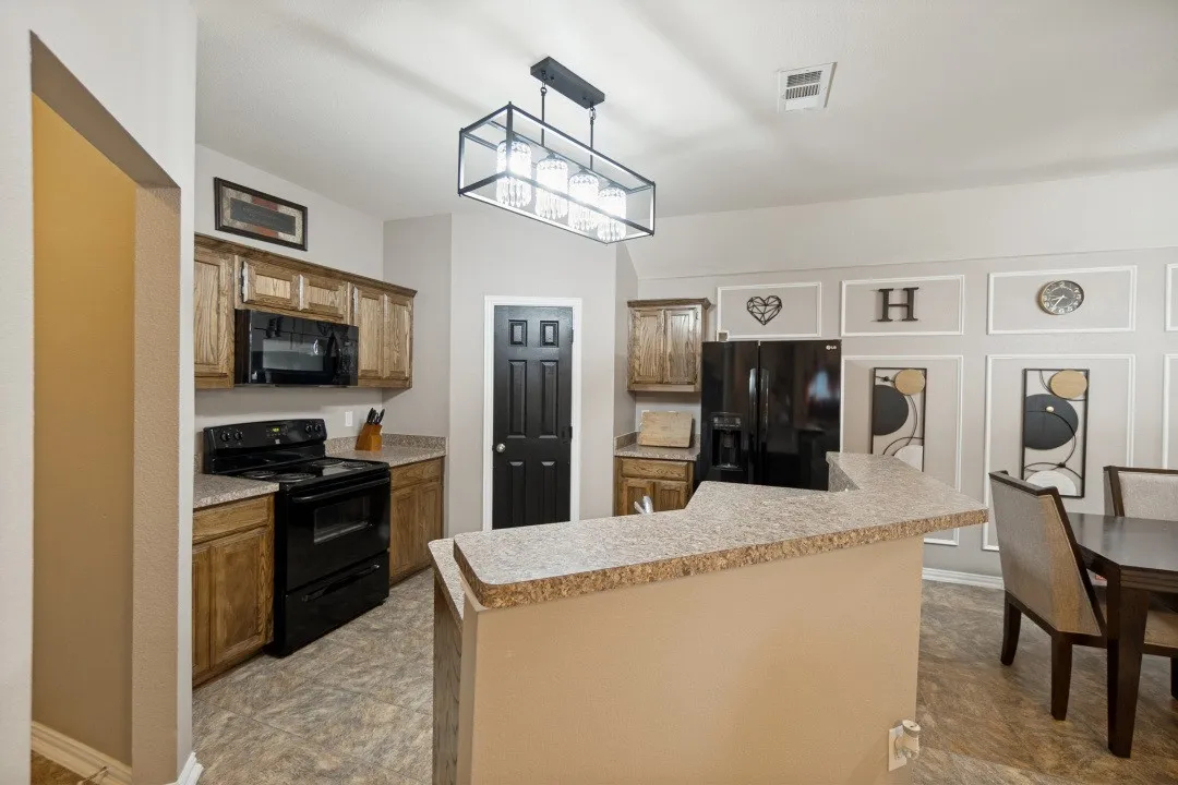 Single Family Residence For Sale in Dallas County , 3031 Appaloosa Drive, Dallas, Texas 75237, 3 Bedroom, 2 Bathroom, 2 Garage spaces, 1,201 Sqft, built in 2013, mls#21365126, Real Estate Agent in Dallas, Homes For Sale in Dallas county, Homes For Sale in Dallas, Realtor in Dallas Texas, Real Estate Brokerage Independent Realty Texas, Luminita Cordes Realtor