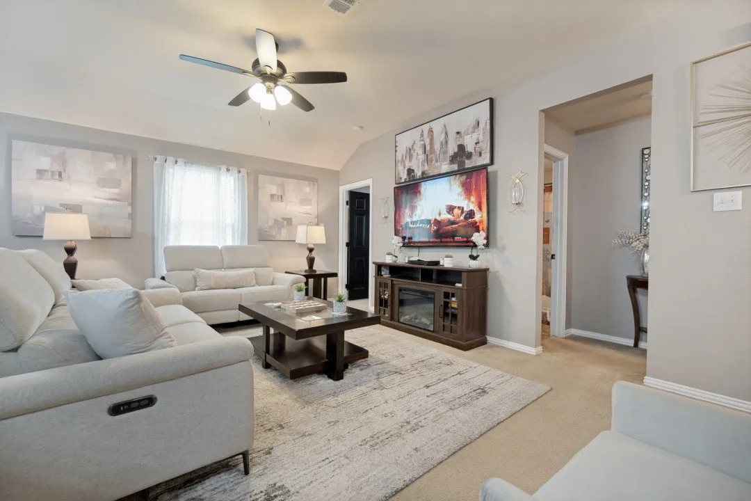 Single Family Residence For Sale in Dallas County , 3031 Appaloosa Drive, Dallas, Texas 75237, 3 Bedroom, 2 Bathroom, 2 Garage spaces, 1,201 Sqft, built in 2013, mls#21365126, Real Estate Agent in Dallas, Homes For Sale in Dallas county, Homes For Sale in Dallas, Realtor in Dallas Texas, Real Estate Brokerage Independent Realty Texas, Luminita Cordes Realtor