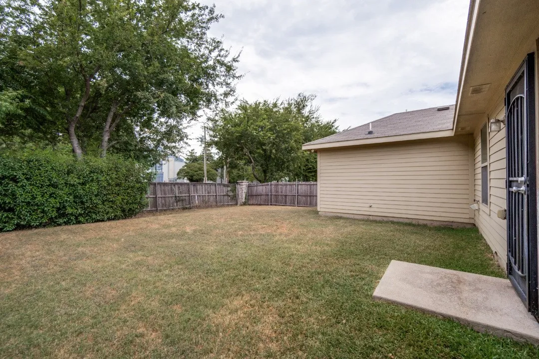 Single Family Residence For Sale in Dallas County , 3031 Appaloosa Drive, Dallas, Texas 75237, 3 Bedroom, 2 Bathroom, 2 Garage spaces, 1,201 Sqft, built in 2013, mls#21365126, Real Estate Agent in Dallas, Homes For Sale in Dallas county, Homes For Sale in Dallas, Realtor in Dallas Texas, Real Estate Brokerage Independent Realty Texas, Luminita Cordes Realtor