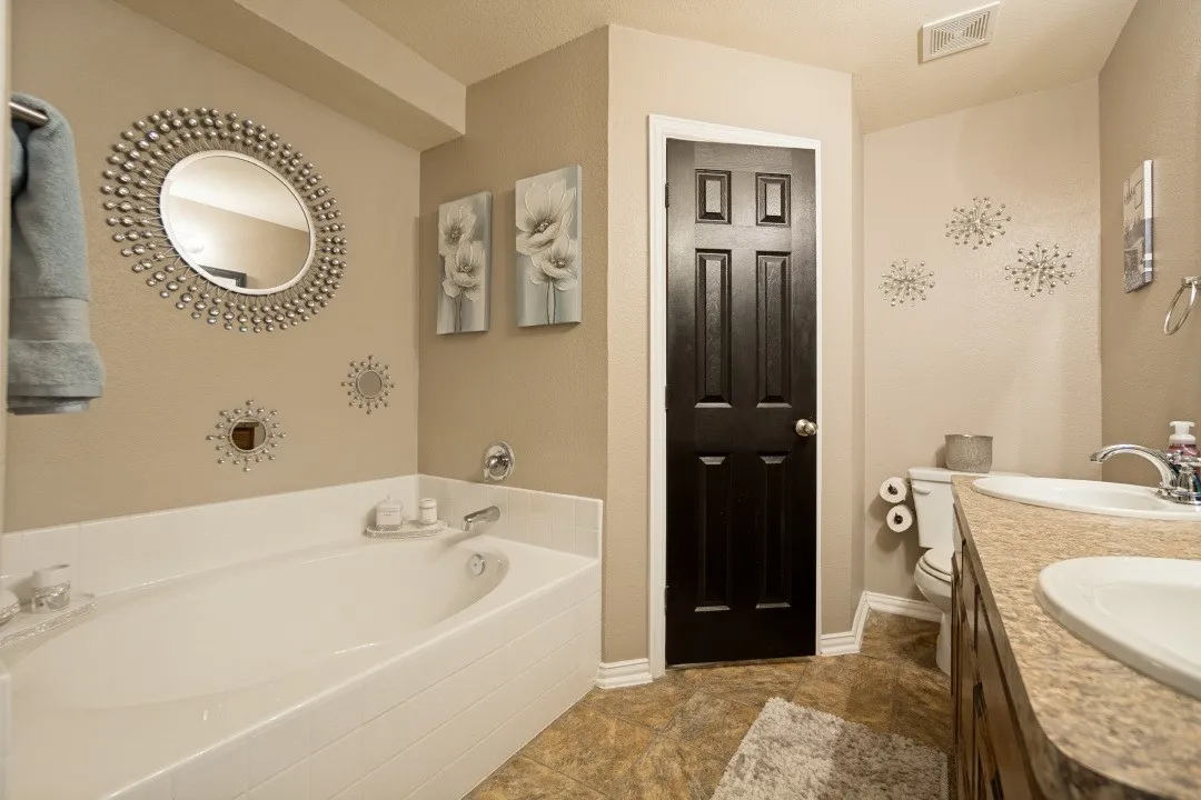 Single Family Residence For Sale in Dallas County , 3031 Appaloosa Drive, Dallas, Texas 75237, 3 Bedroom, 2 Bathroom, 2 Garage spaces, 1,201 Sqft, built in 2013, mls#21365126, Real Estate Agent in Dallas, Homes For Sale in Dallas county, Homes For Sale in Dallas, Realtor in Dallas Texas, Real Estate Brokerage Independent Realty Texas, Luminita Cordes Realtor