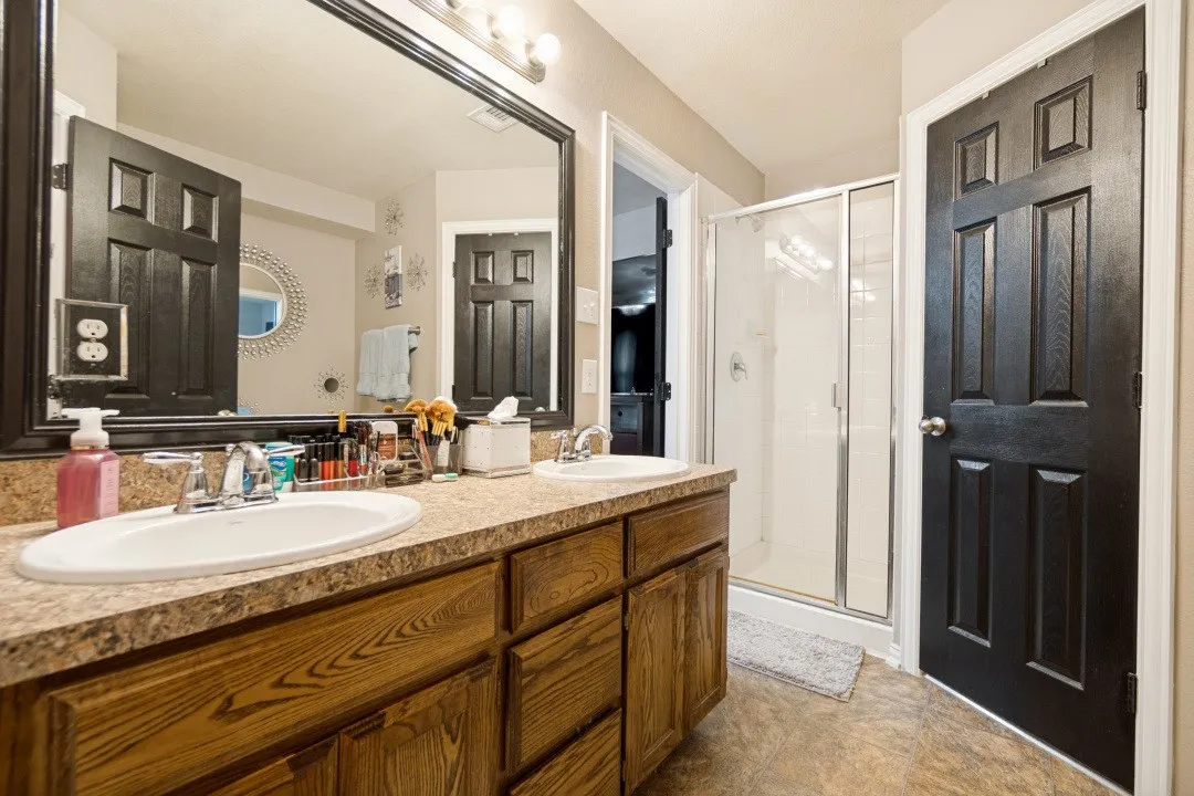 Single Family Residence For Sale in Dallas County , 3031 Appaloosa Drive, Dallas, Texas 75237, 3 Bedroom, 2 Bathroom, 2 Garage spaces, 1,201 Sqft, built in 2013, mls#21365126, Real Estate Agent in Dallas, Homes For Sale in Dallas county, Homes For Sale in Dallas, Realtor in Dallas Texas, Real Estate Brokerage Independent Realty Texas, Luminita Cordes Realtor