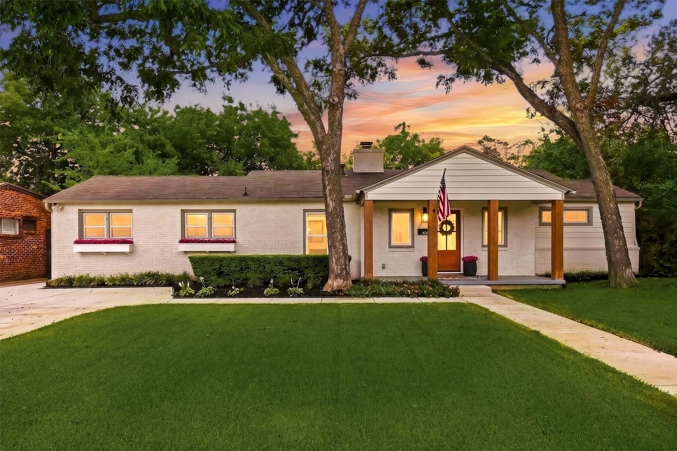 Single Family Residence For Sale in Tarrant County , 6387 Greenway Road, Fort Worth, Texas 76116, 4 Bedroom, 3 Bathroom, Garage spaces, 2,765 Sqft, built in 1950, mls#21369417, Real Estate Agent in Fort Worth, Homes For Sale in Tarrant county, Homes For Sale in Fort Worth, Realtor in Fort Worth Texas, Real Estate Brokerage Independent Realty Texas, Luminita Cordes Realtor