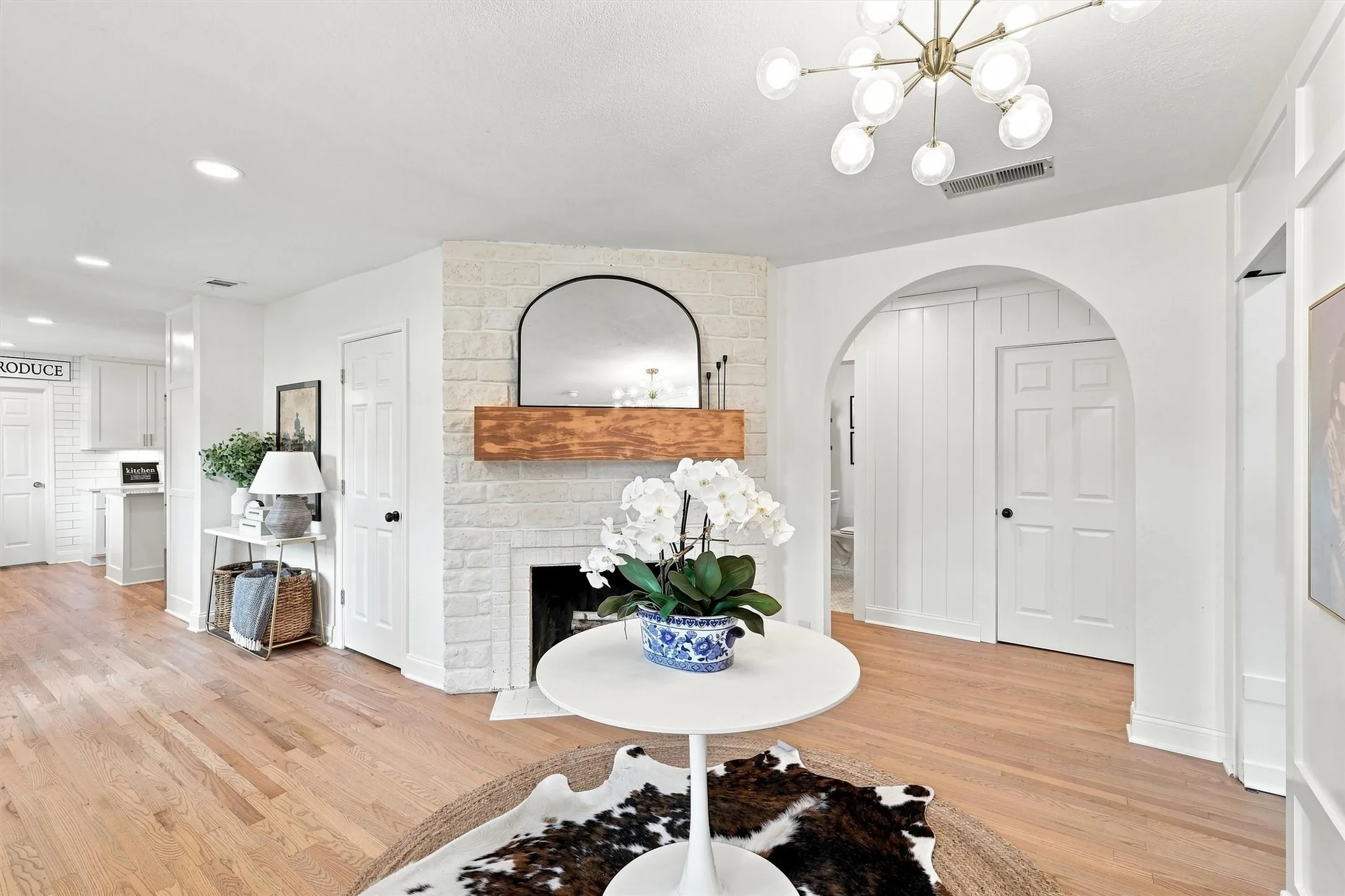 Single Family Residence For Sale in Tarrant County , 6387 Greenway Road, Fort Worth, Texas 76116, 4 Bedroom, 3 Bathroom, Garage spaces, 2,765 Sqft, built in 1950, mls#21369417, Real Estate Agent in Fort Worth, Homes For Sale in Tarrant county, Homes For Sale in Fort Worth, Realtor in Fort Worth Texas, Real Estate Brokerage Independent Realty Texas, Luminita Cordes Realtor