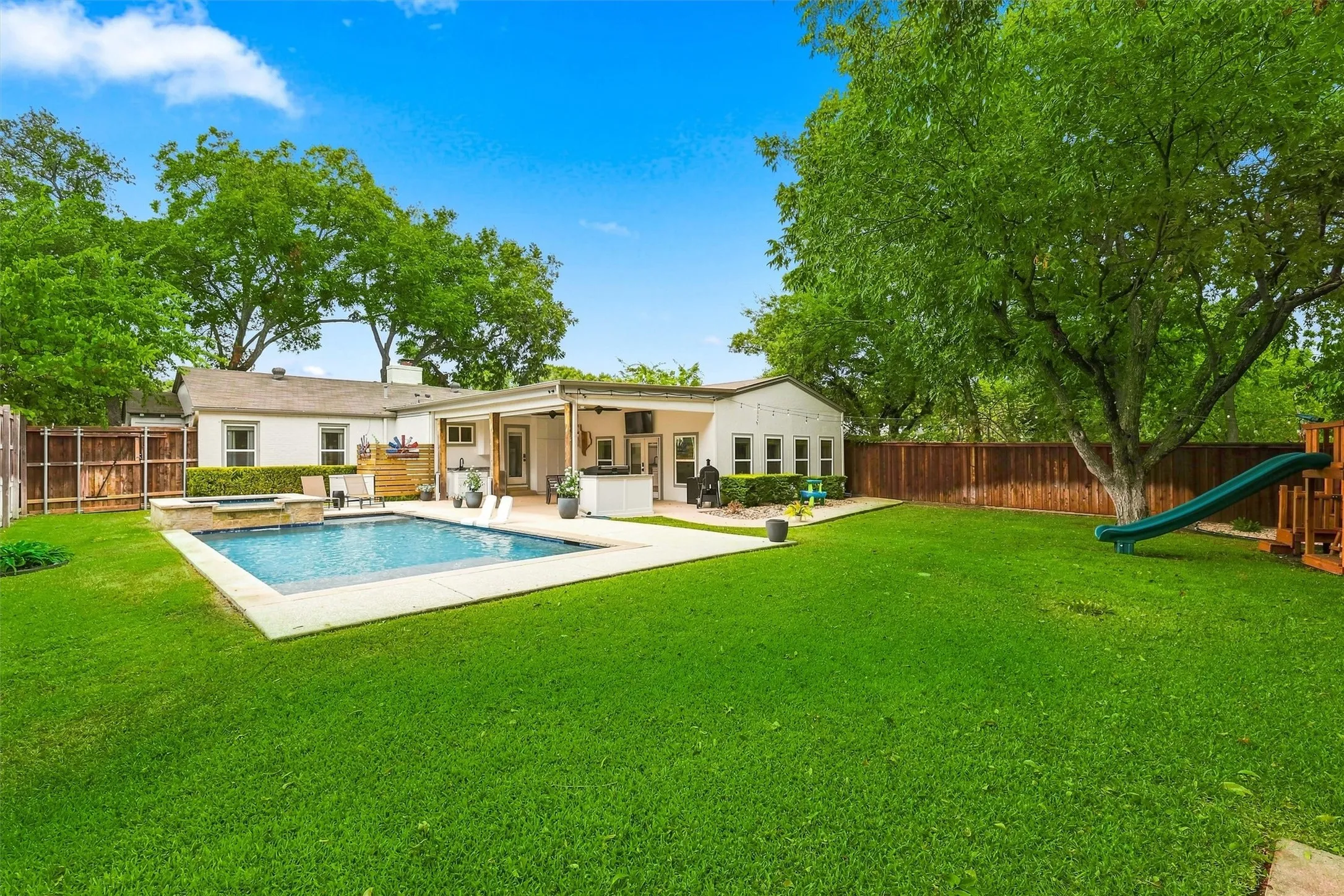 Single Family Residence For Sale in Tarrant County , 6387 Greenway Road, Fort Worth, Texas 76116, 4 Bedroom, 3 Bathroom, Garage spaces, 2,765 Sqft, built in 1950, mls#21369417, Real Estate Agent in Fort Worth, Homes For Sale in Tarrant county, Homes For Sale in Fort Worth, Realtor in Fort Worth Texas, Real Estate Brokerage Independent Realty Texas, Luminita Cordes Realtor