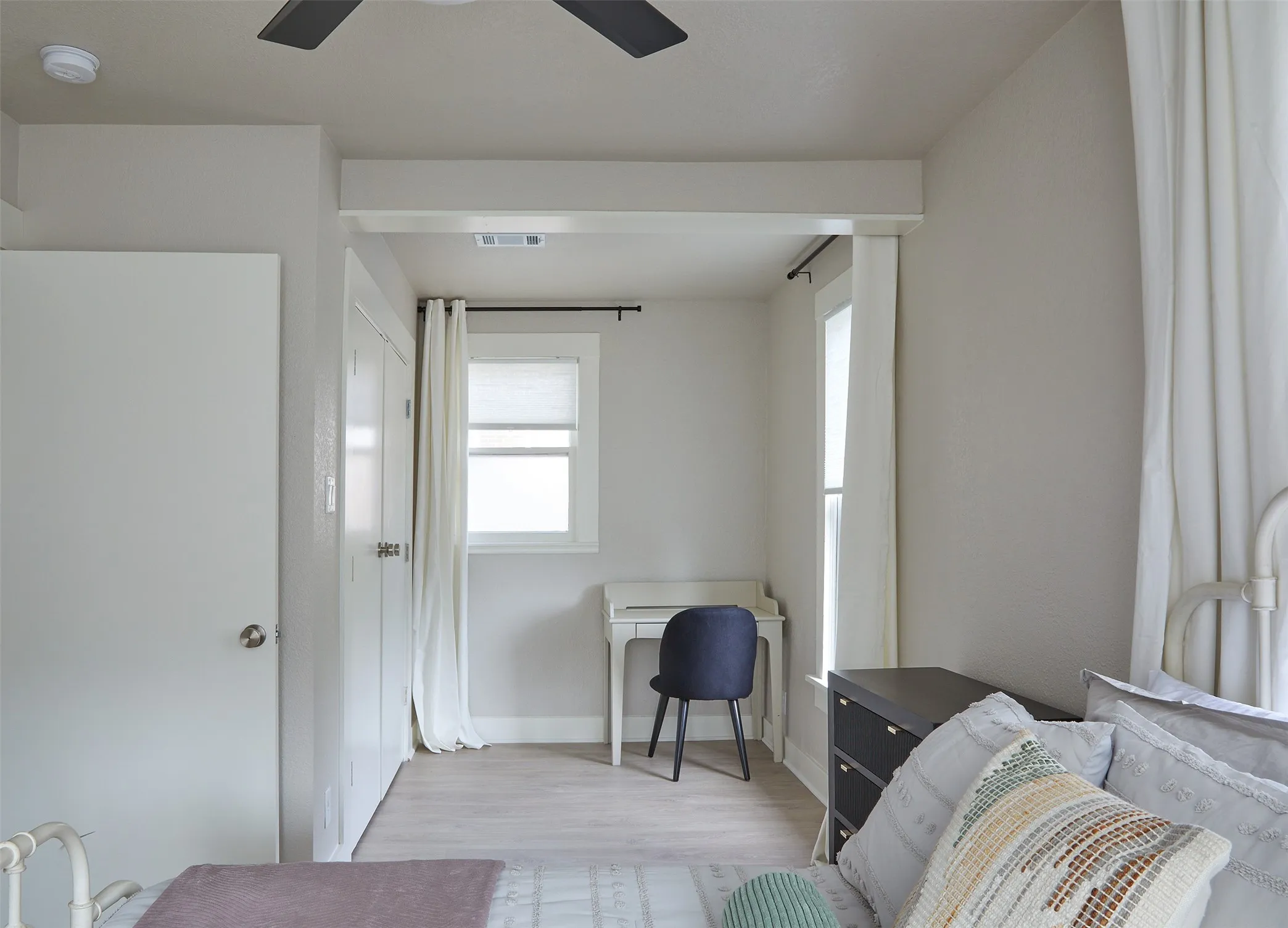 Apartment For Rent in Tarrant County , 805 Lilac Street, Fort Worth, Texas 76110, 2 Bedroom, 1 Bathroom, Garage spaces, 750 Sqft, built in 1926, mls#21369501, Real Estate Agent in Fort Worth, Homes For Rent in Tarrant county, Homes For Rent in Fort Worth, Realtor in Fort Worth Texas, Real Estate Brokerage Independent Realty Texas, Luminita Cordes Realtor