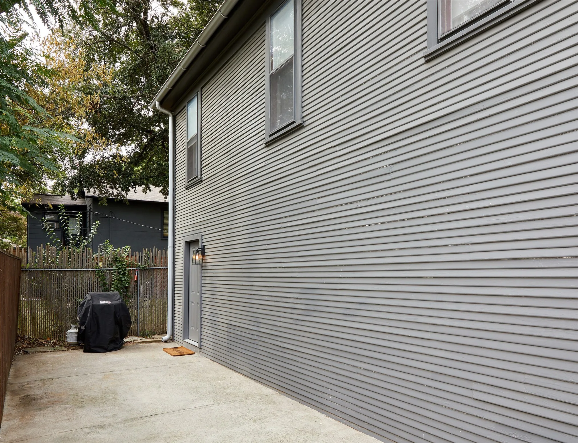 Apartment For Rent in Tarrant County , 805 Lilac Street, Fort Worth, Texas 76110, 2 Bedroom, 1 Bathroom, Garage spaces, 750 Sqft, built in 1926, mls#21369501, Real Estate Agent in Fort Worth, Homes For Rent in Tarrant county, Homes For Rent in Fort Worth, Realtor in Fort Worth Texas, Real Estate Brokerage Independent Realty Texas, Luminita Cordes Realtor