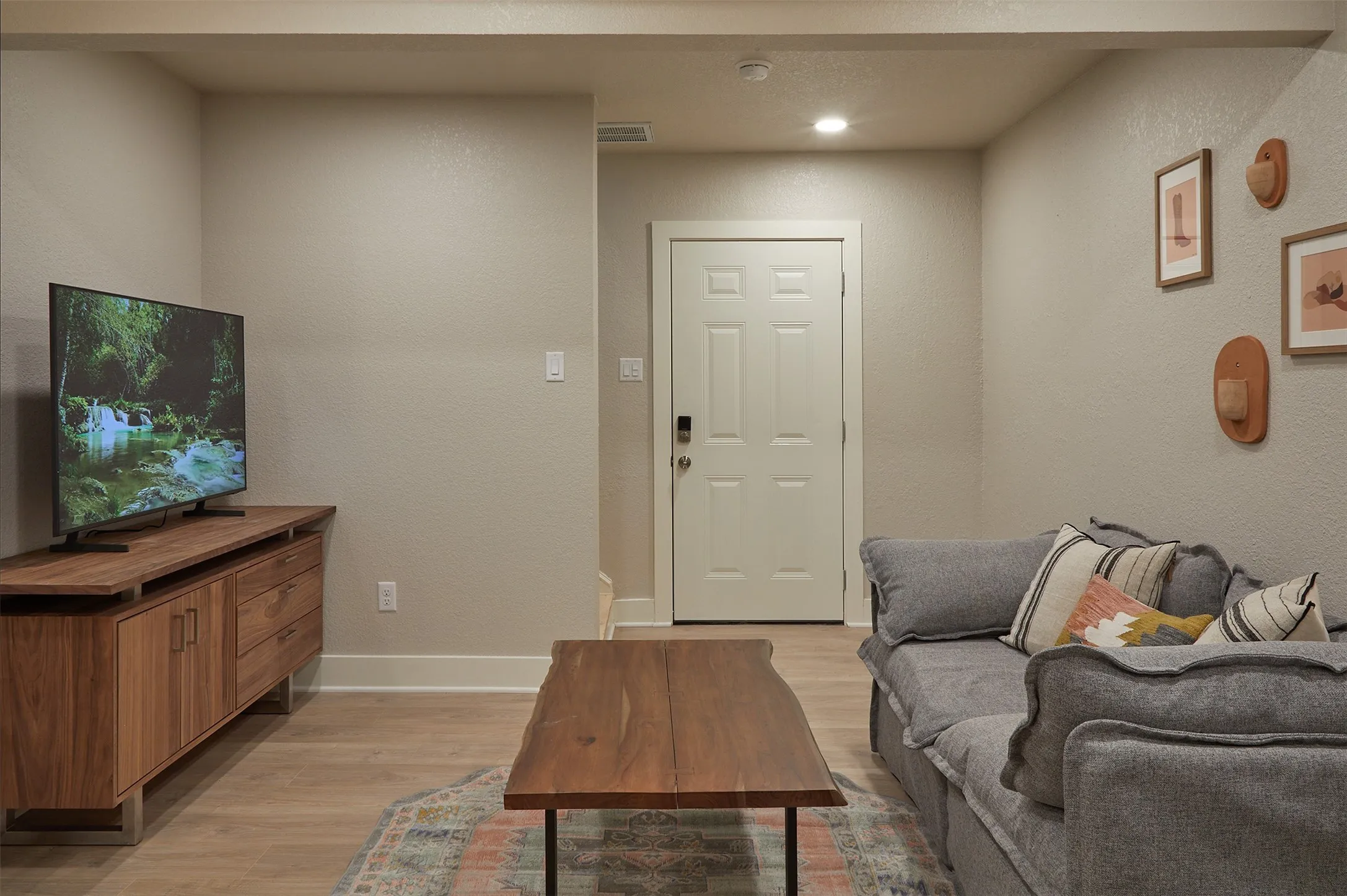 Apartment For Rent in Tarrant County , 805 Lilac Street, Fort Worth, Texas 76110, 2 Bedroom, 1 Bathroom, Garage spaces, 750 Sqft, built in 1926, mls#21369501, Real Estate Agent in Fort Worth, Homes For Rent in Tarrant county, Homes For Rent in Fort Worth, Realtor in Fort Worth Texas, Real Estate Brokerage Independent Realty Texas, Luminita Cordes Realtor