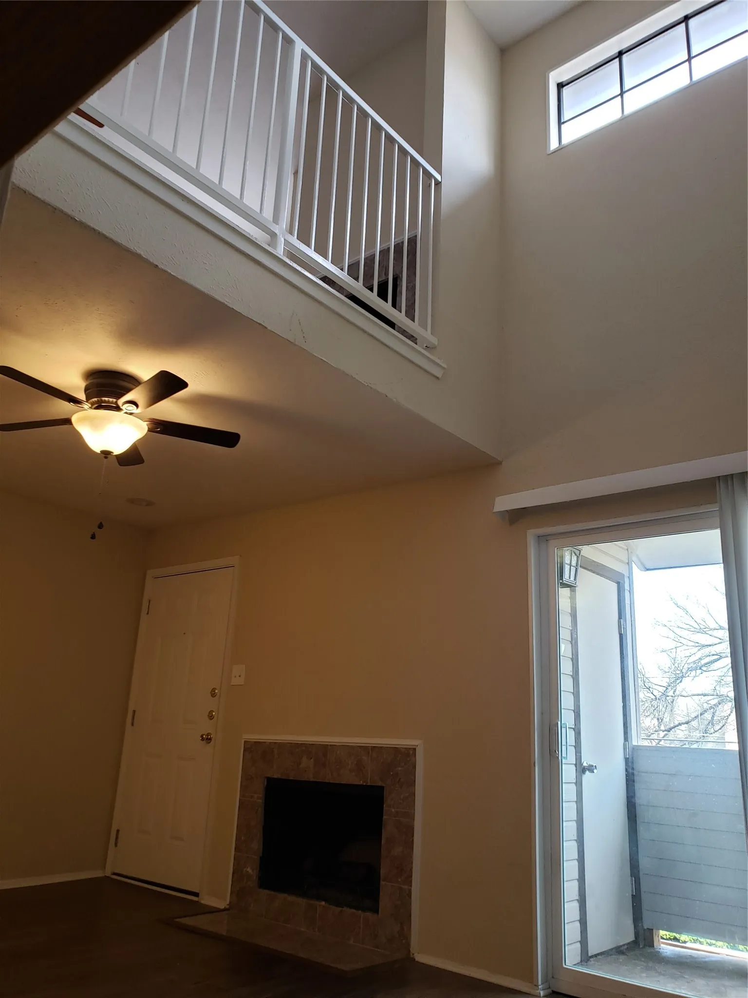 Condominium For Rent in Dallas County , 5757 MARTEL Avenue B10, Dallas, Texas 75206, 1 Bedroom, 2 Bathroom, Garage spaces, 861 Sqft, built in 1983, mls#21369504, Real Estate Agent in Dallas, Homes For Rent in Dallas county, Homes For Rent in Dallas, Realtor in Dallas Texas, Real Estate Brokerage Independent Realty Texas, Luminita Cordes Realtor