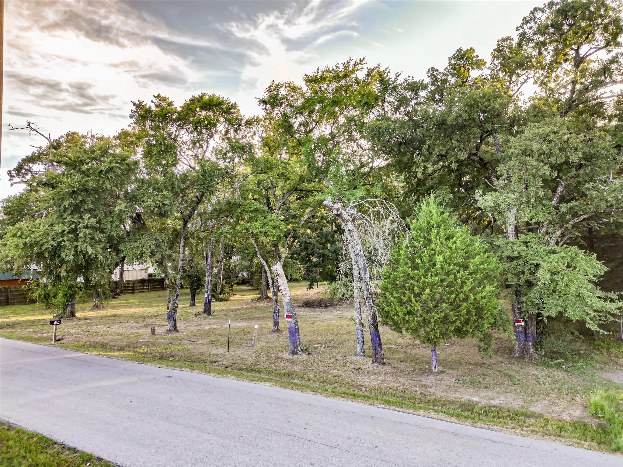 Unimproved Land For Sale in Henderson County , 208 N Old Indian Trail, Tool, Texas 75143, 0, 0, Garage spaces, 0 Sqft, built in 0, mls#21369496, Real Estate Agent in Tool, Homes For Sale in Henderson county, Homes For Sale in Tool, Realtor in Tool Texas, Real Estate Brokerage Independent Realty Texas, Luminita Cordes Realtor