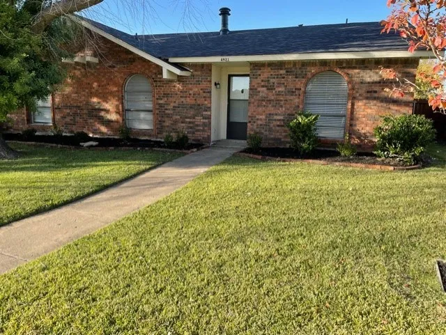 Single Family Residence For Rent in Denton County , 4921 Ashlock Drive, The Colony, Texas 75056, 3 Bedroom, 2 Bathroom, 2 Garage spaces, 1,480 Sqft, built in 1978, mls#21369513, Real Estate Agent in The Colony, Homes For Rent in Denton county, Homes For Rent in The Colony, Realtor in The Colony Texas, Real Estate Brokerage Independent Realty Texas, Luminita Cordes Realtor
