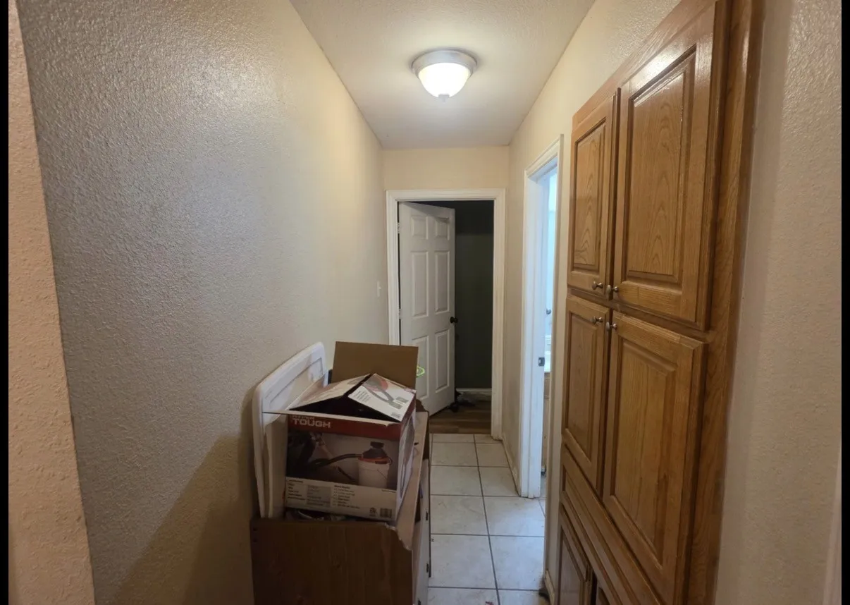 Single Family Residence For Sale in Kaufman County , 2727 W Ridgeview Circle, Kaufman, Texas 75142, 4 Bedroom, 3 Bathroom, 2 Garage spaces, 2,396 Sqft, built in 2002, mls#21369518, Real Estate Agent in Kaufman, Homes For Sale in Kaufman county, Homes For Sale in Kaufman, Realtor in Kaufman Texas, Real Estate Brokerage Independent Realty Texas, Luminita Cordes Realtor