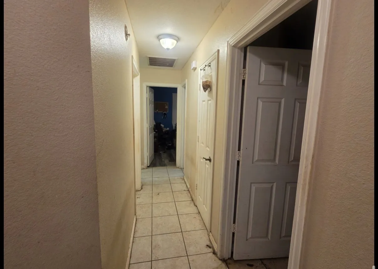 Single Family Residence For Sale in Kaufman County , 2727 W Ridgeview Circle, Kaufman, Texas 75142, 4 Bedroom, 3 Bathroom, 2 Garage spaces, 2,396 Sqft, built in 2002, mls#21369518, Real Estate Agent in Kaufman, Homes For Sale in Kaufman county, Homes For Sale in Kaufman, Realtor in Kaufman Texas, Real Estate Brokerage Independent Realty Texas, Luminita Cordes Realtor