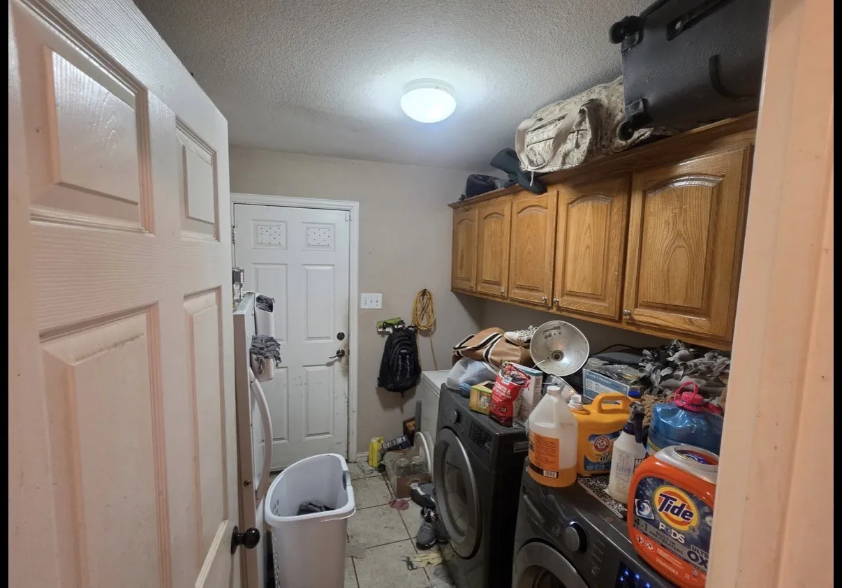 Single Family Residence For Sale in Kaufman County , 2727 W Ridgeview Circle, Kaufman, Texas 75142, 4 Bedroom, 3 Bathroom, 2 Garage spaces, 2,396 Sqft, built in 2002, mls#21369518, Real Estate Agent in Kaufman, Homes For Sale in Kaufman county, Homes For Sale in Kaufman, Realtor in Kaufman Texas, Real Estate Brokerage Independent Realty Texas, Luminita Cordes Realtor