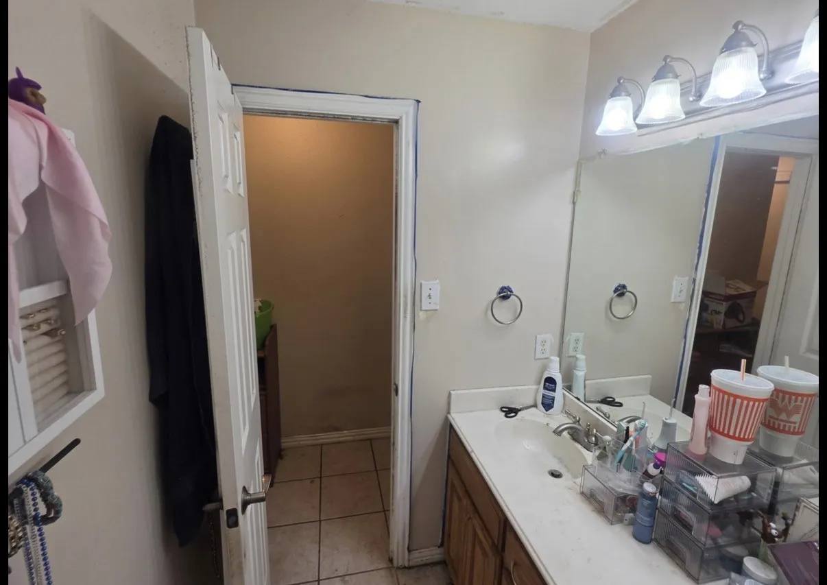 Single Family Residence For Sale in Kaufman County , 2727 W Ridgeview Circle, Kaufman, Texas 75142, 4 Bedroom, 3 Bathroom, 2 Garage spaces, 2,396 Sqft, built in 2002, mls#21369518, Real Estate Agent in Kaufman, Homes For Sale in Kaufman county, Homes For Sale in Kaufman, Realtor in Kaufman Texas, Real Estate Brokerage Independent Realty Texas, Luminita Cordes Realtor